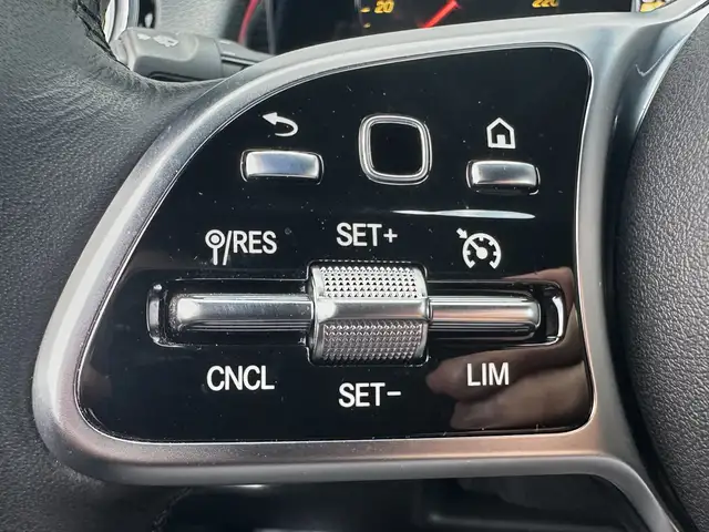Mercedes-Benz GLB view 15