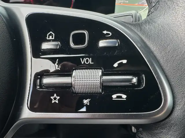 Mercedes-Benz GLB view 16