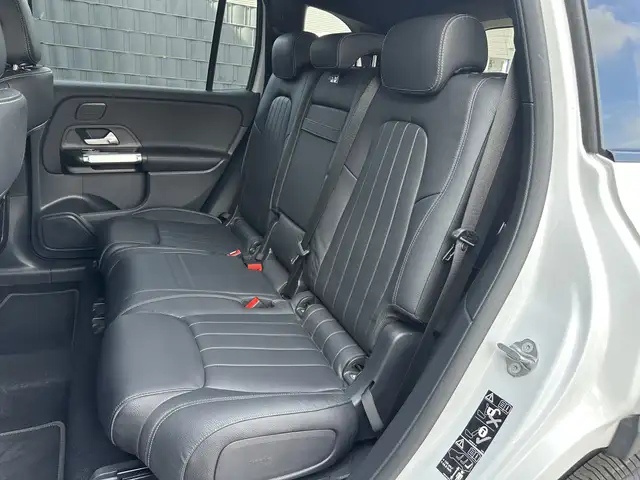 Mercedes-Benz GLB view 12