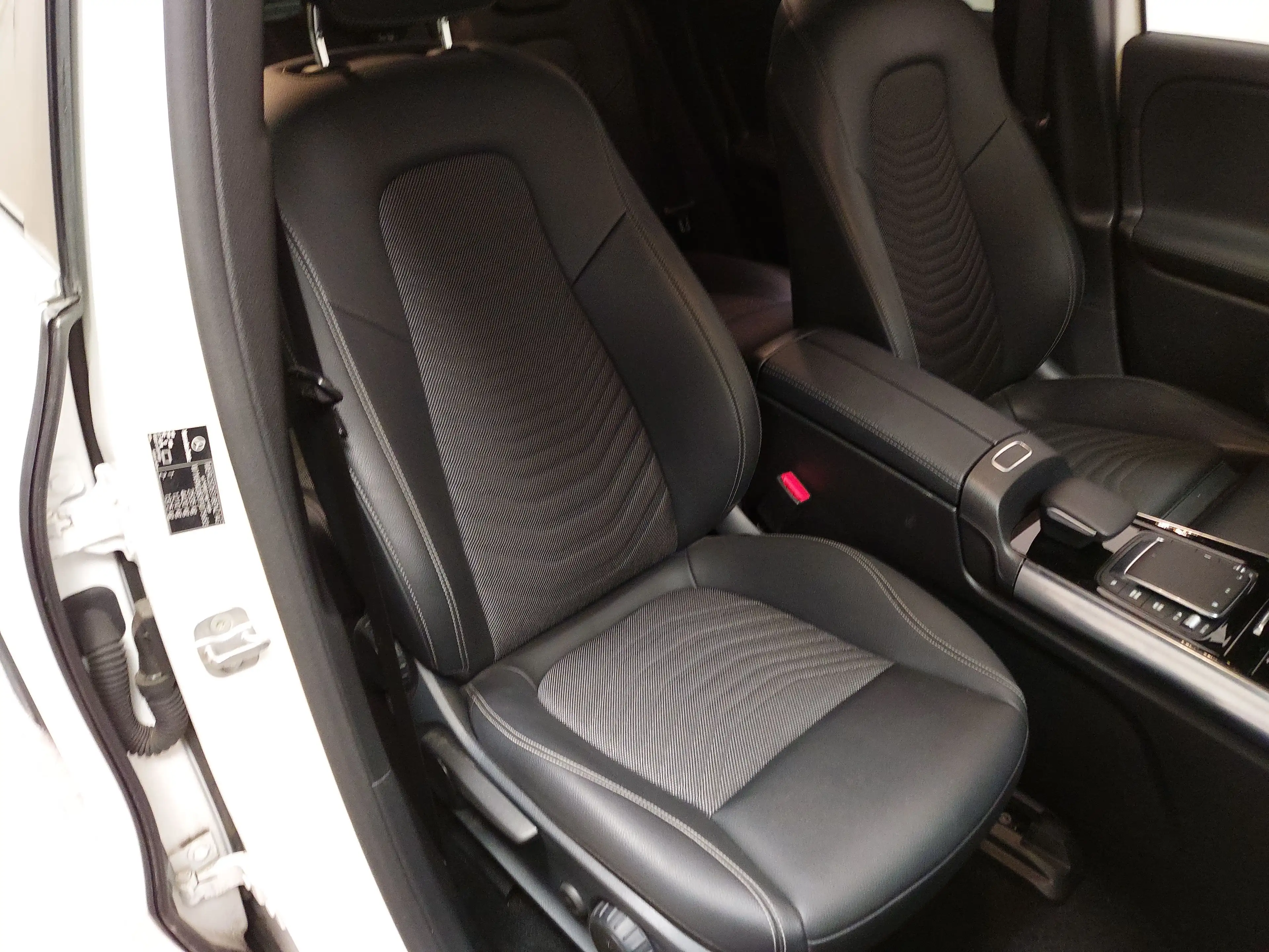Mercedes-Benz EQA 300 300 4M Progressive Navi LED Kamera Keyless — photo 10