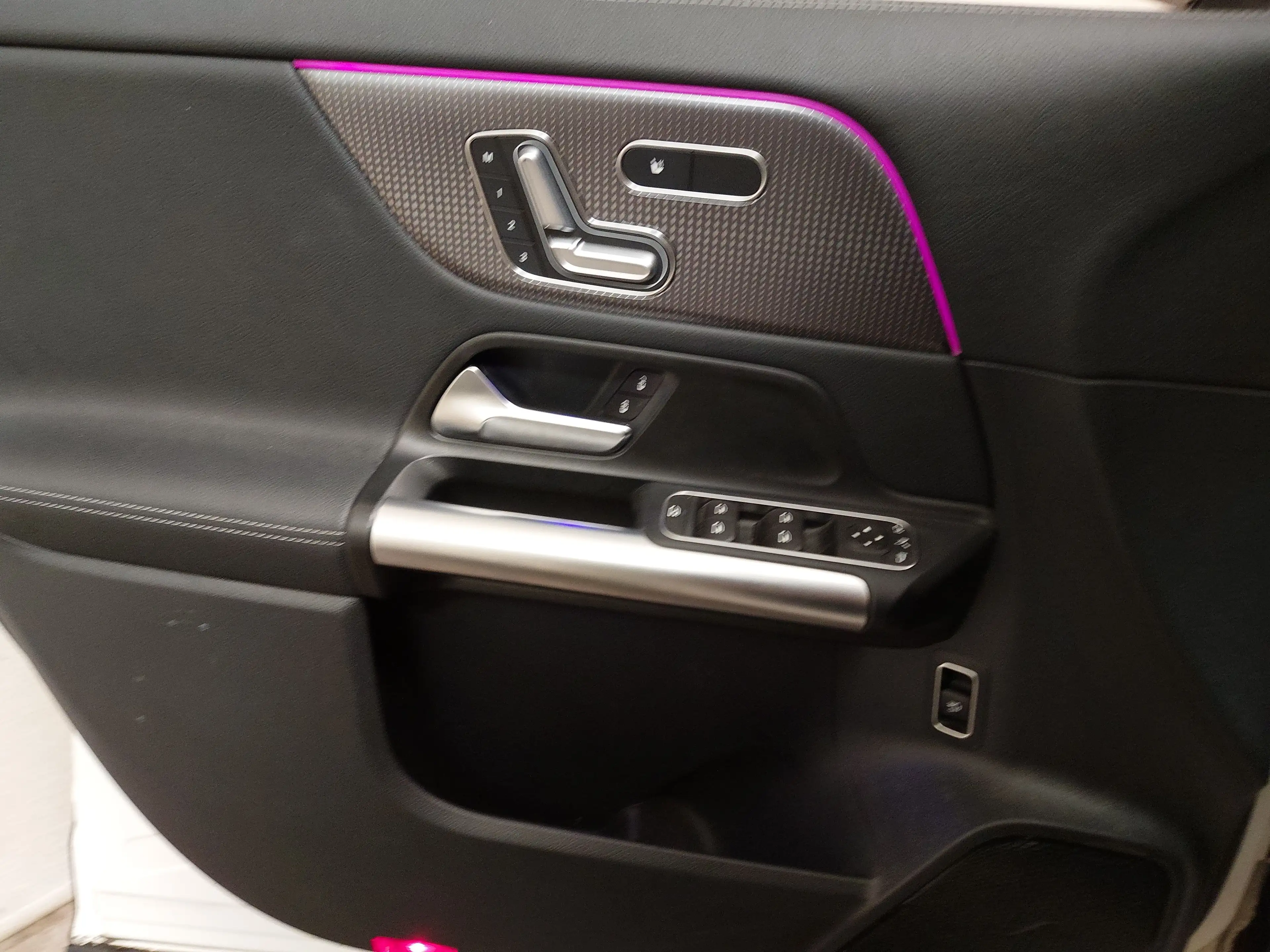 Mercedes-Benz EQA 300 300 4M Progressive Navi LED Kamera Keyless — photo 5
