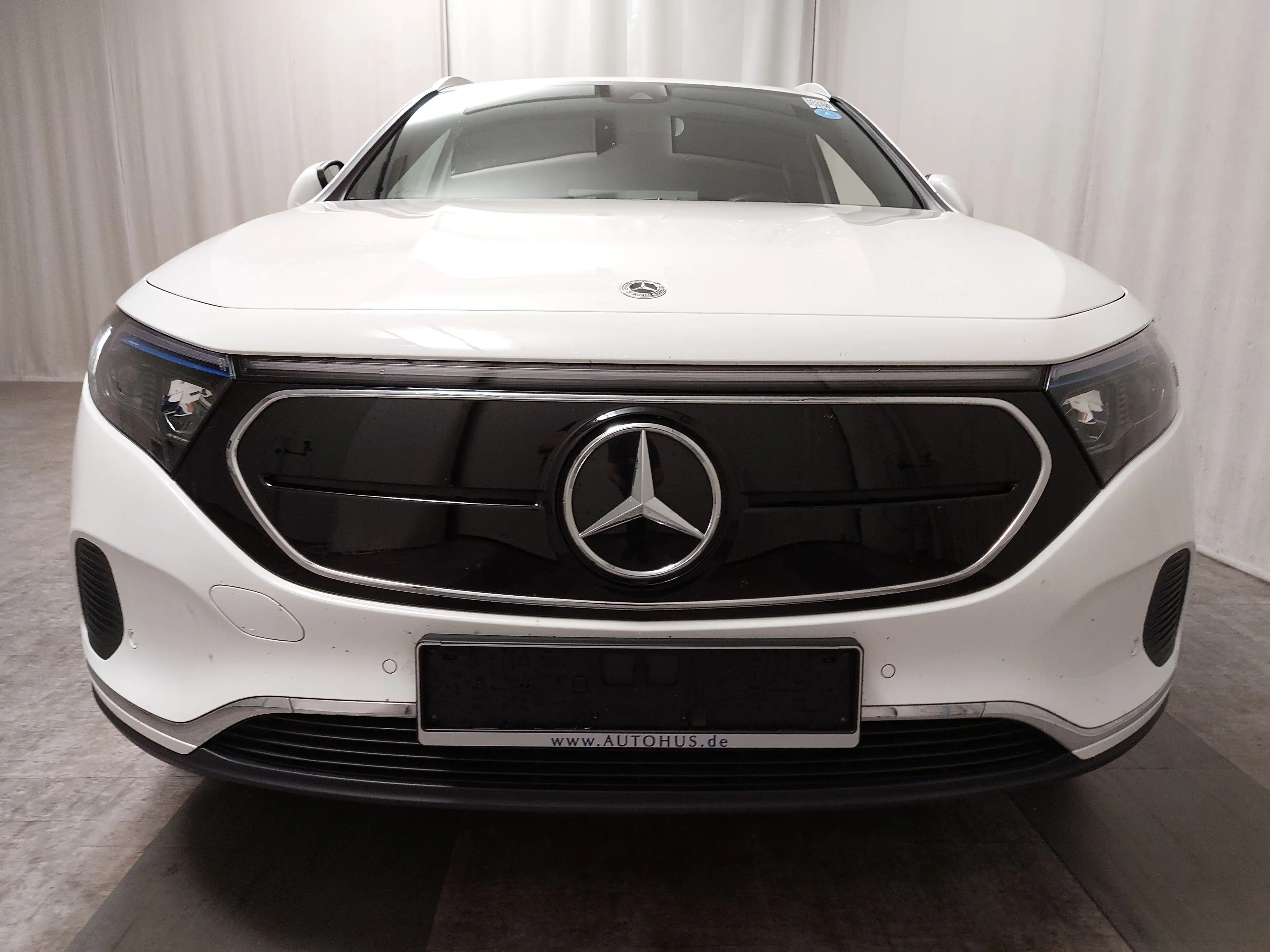 Mercedes-Benz EQA 300 300 4M Progressive Navi LED Kamera Keyless — photo 9