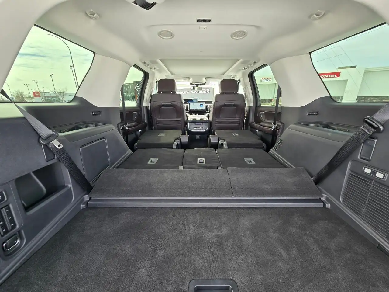 Ford Expedition снимка Ford Expedition
