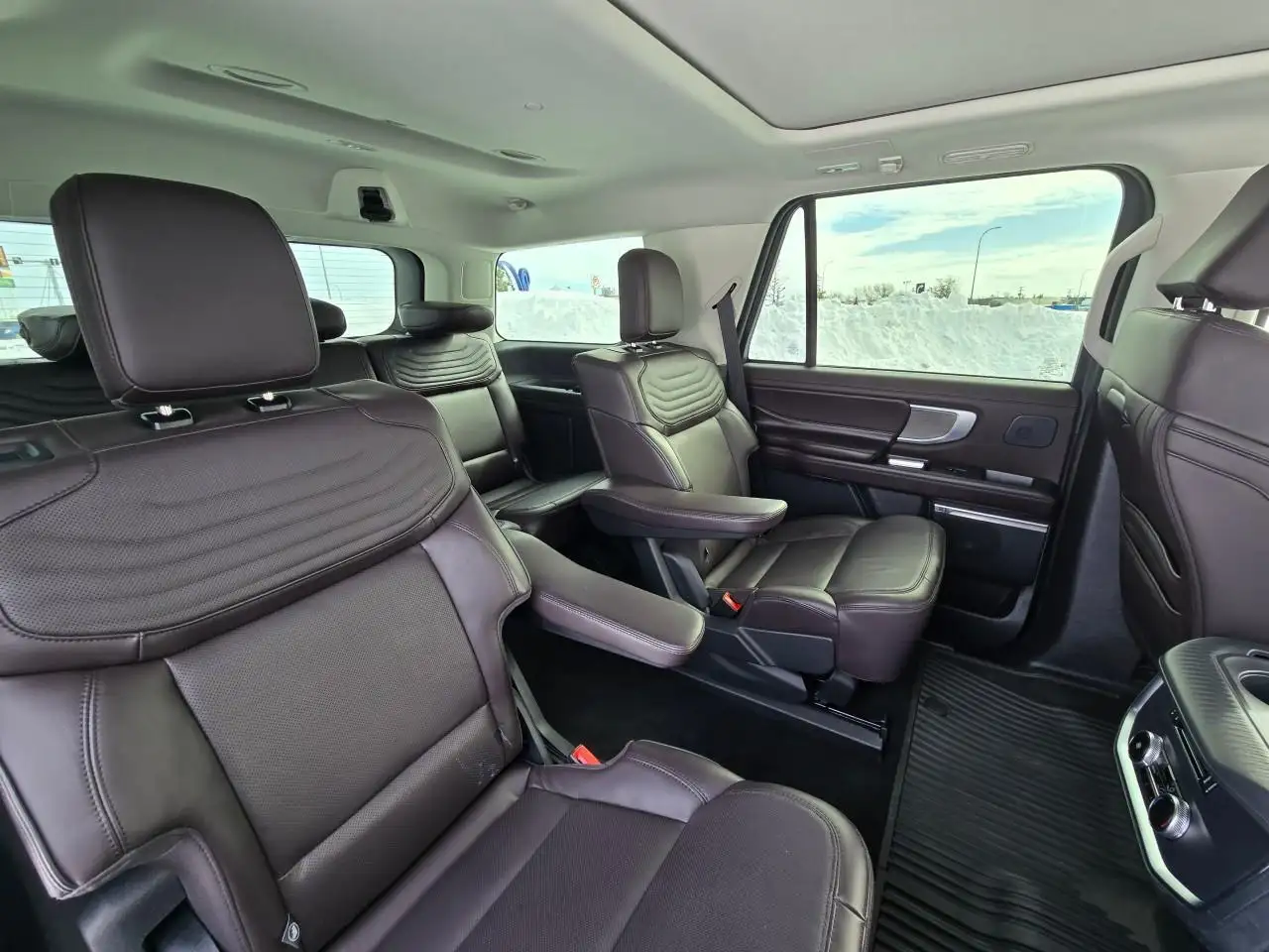 Ford Expedition снимка Ford Expedition
