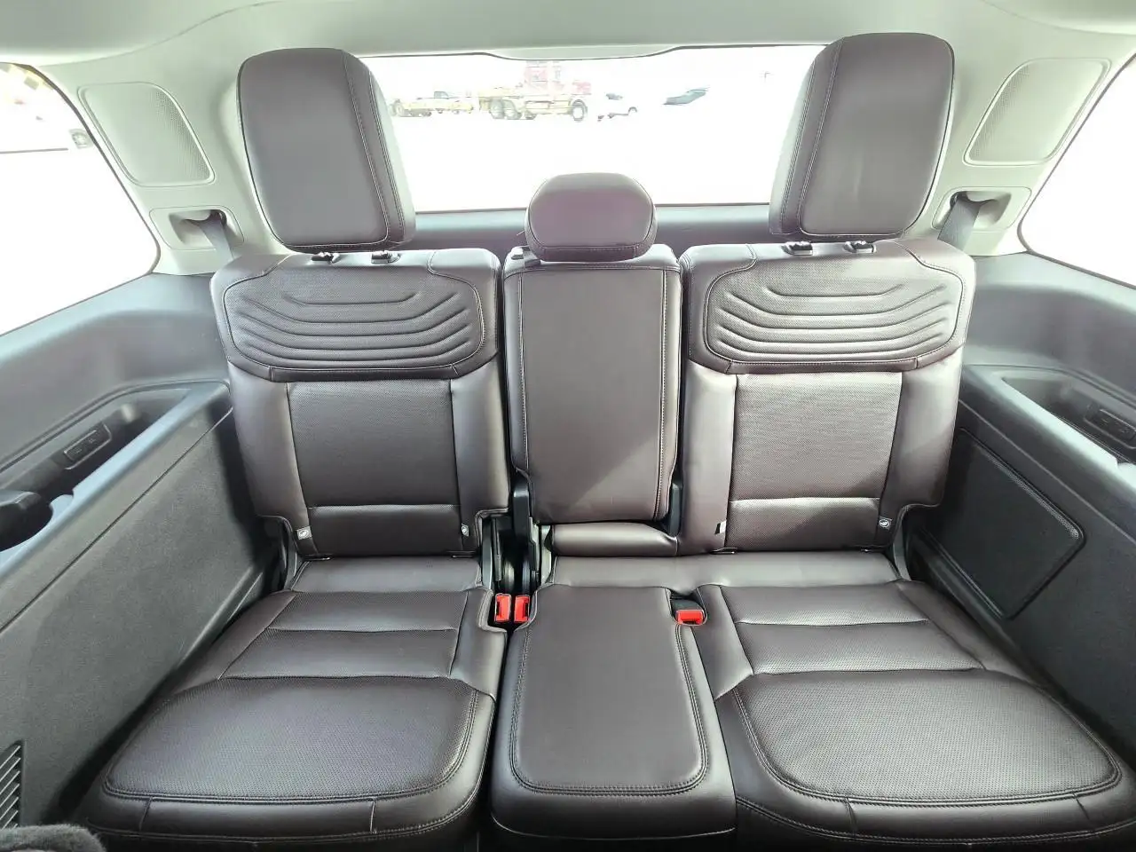 Ford Expedition снимка Ford Expedition