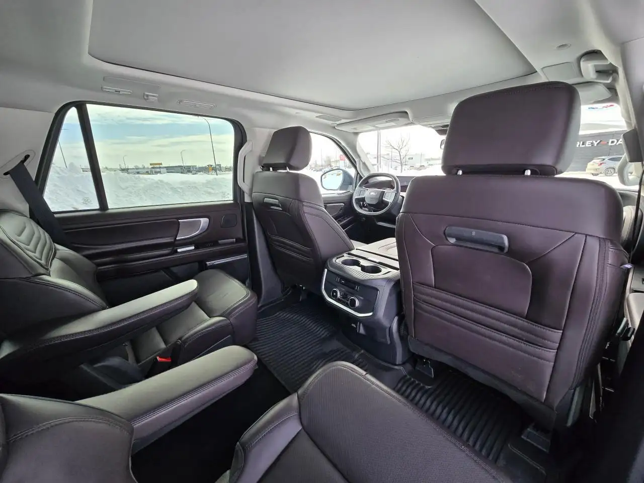 Ford Expedition снимка Ford Expedition