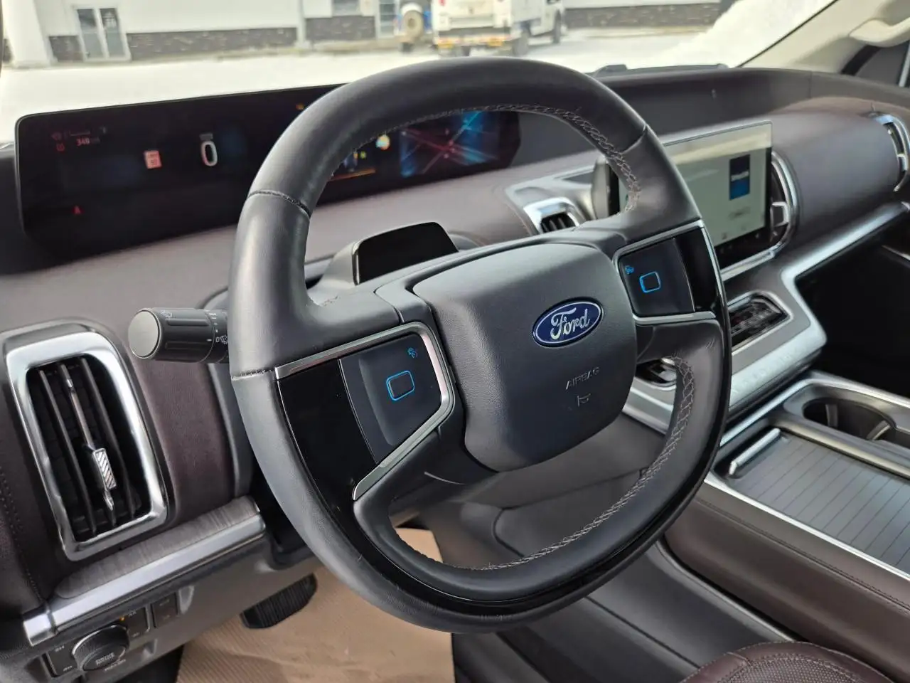 Ford Expedition снимка Ford Expedition