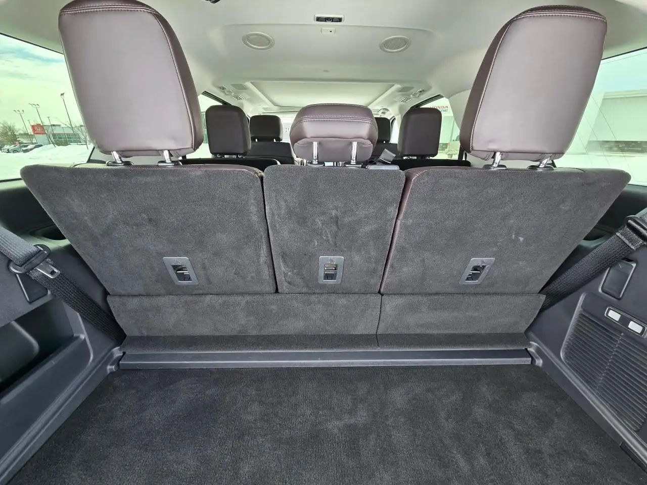 Ford Expedition снимка Ford Expedition