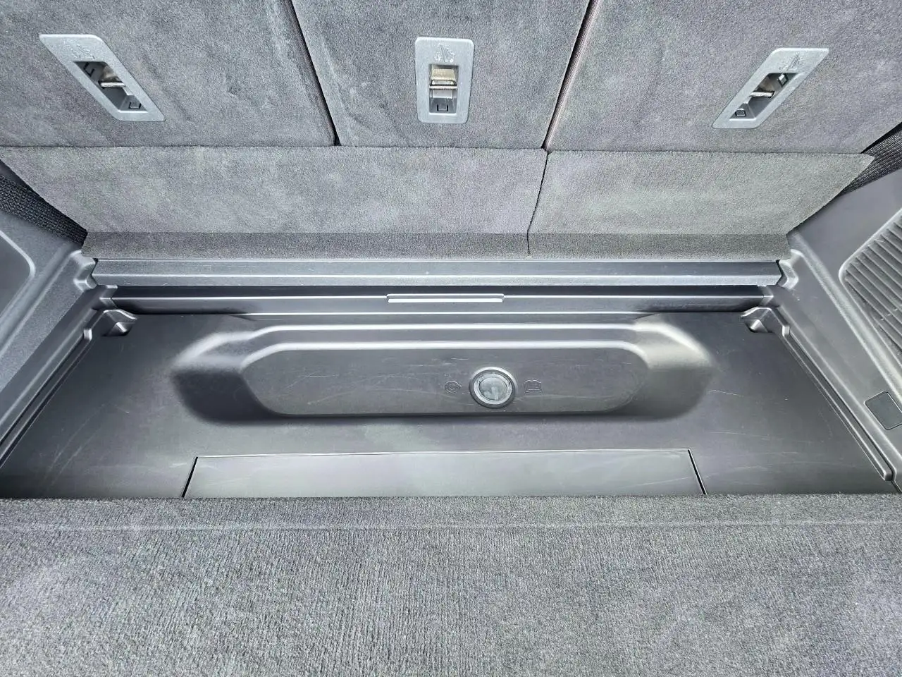 Ford Expedition снимка Ford Expedition