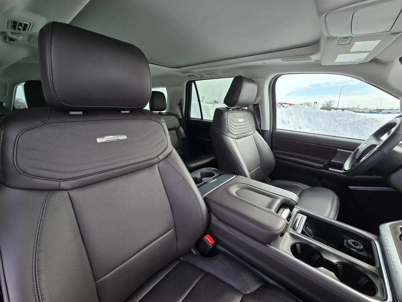 Ford Expedition снимка Ford Expedition