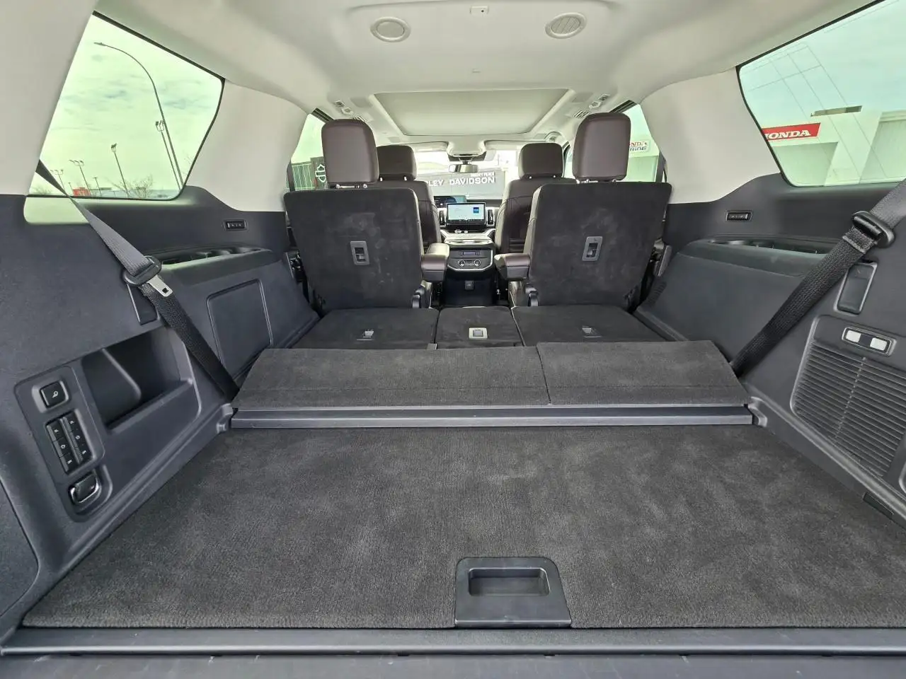 Ford Expedition снимка Ford Expedition