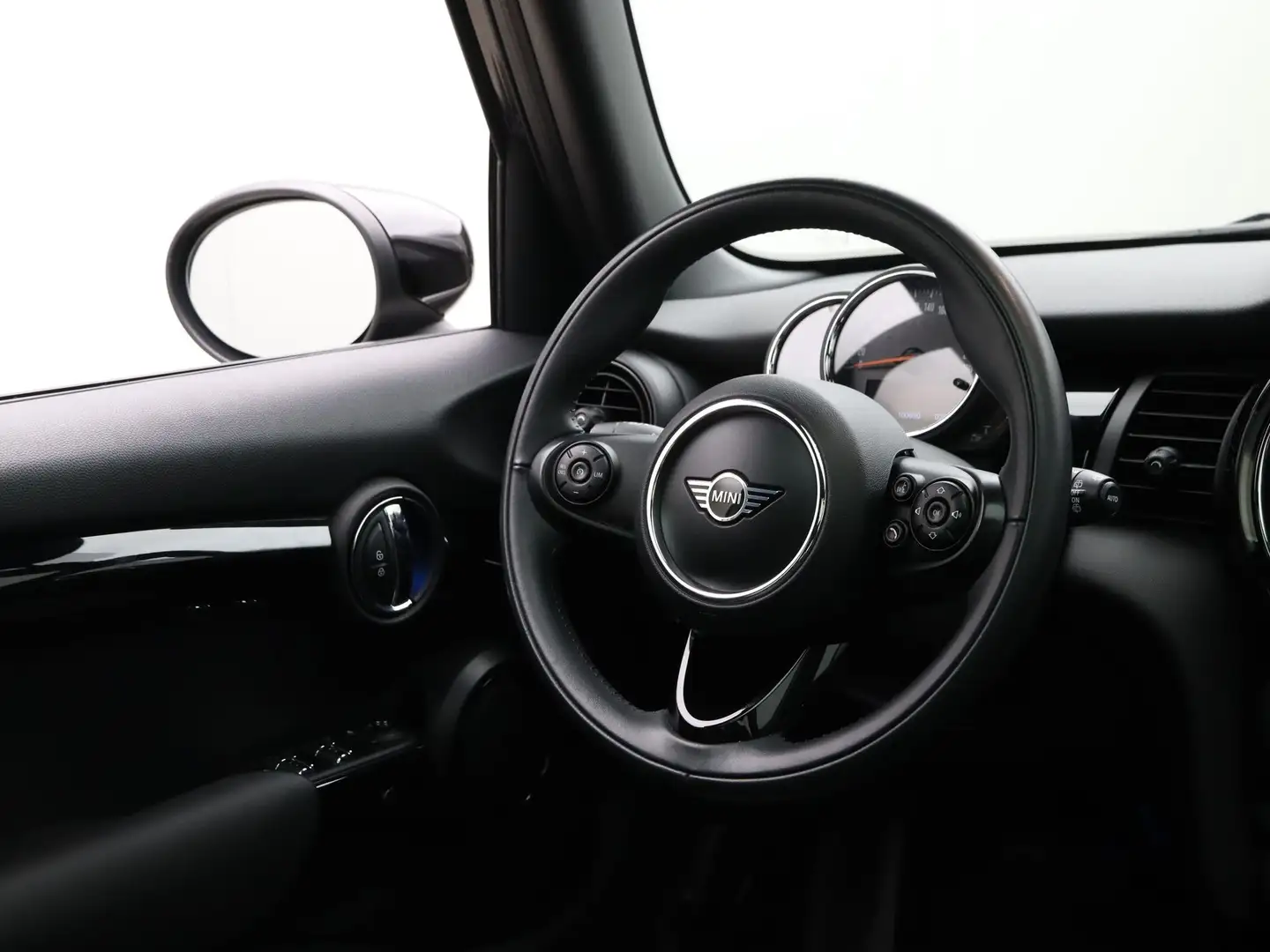 MINI Cooper 5-deurs Chili Business Plus Aut. Schwarz - 2