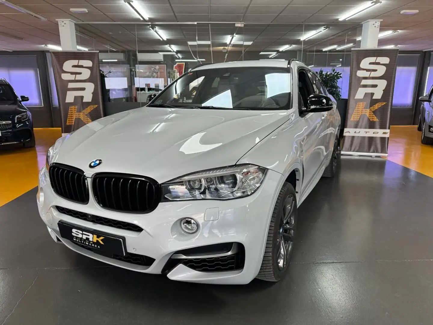 BMW X6 M50d Gris - 1