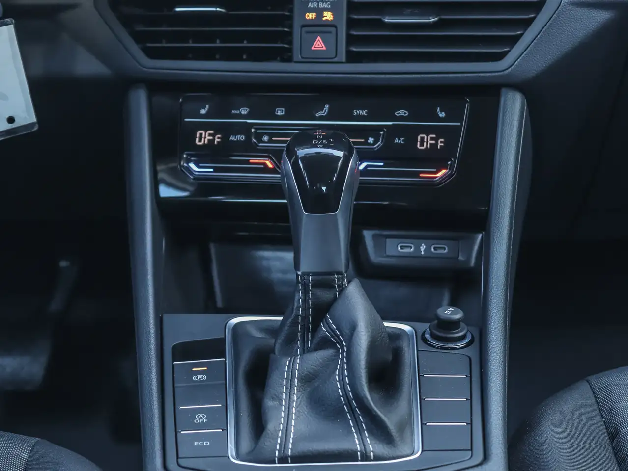 Volkswagen Jetta photo Volkswagen Jetta