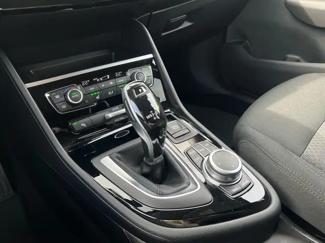 BMW 2 Series view 13