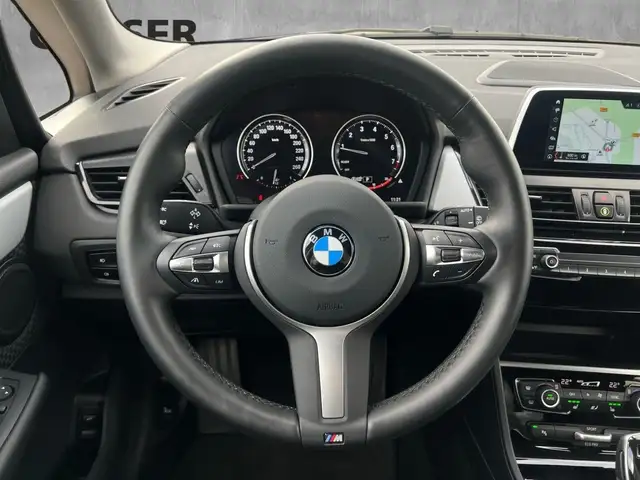 BMW 2 Series view 10
