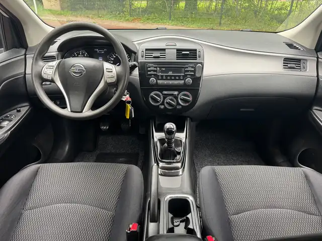 Nissan Pulsar view 13
