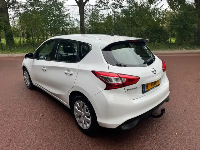 Nissan Pulsar view 6