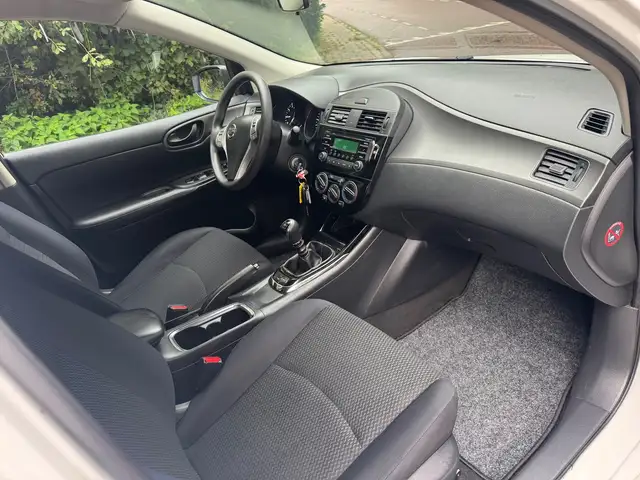 Nissan Pulsar view 11