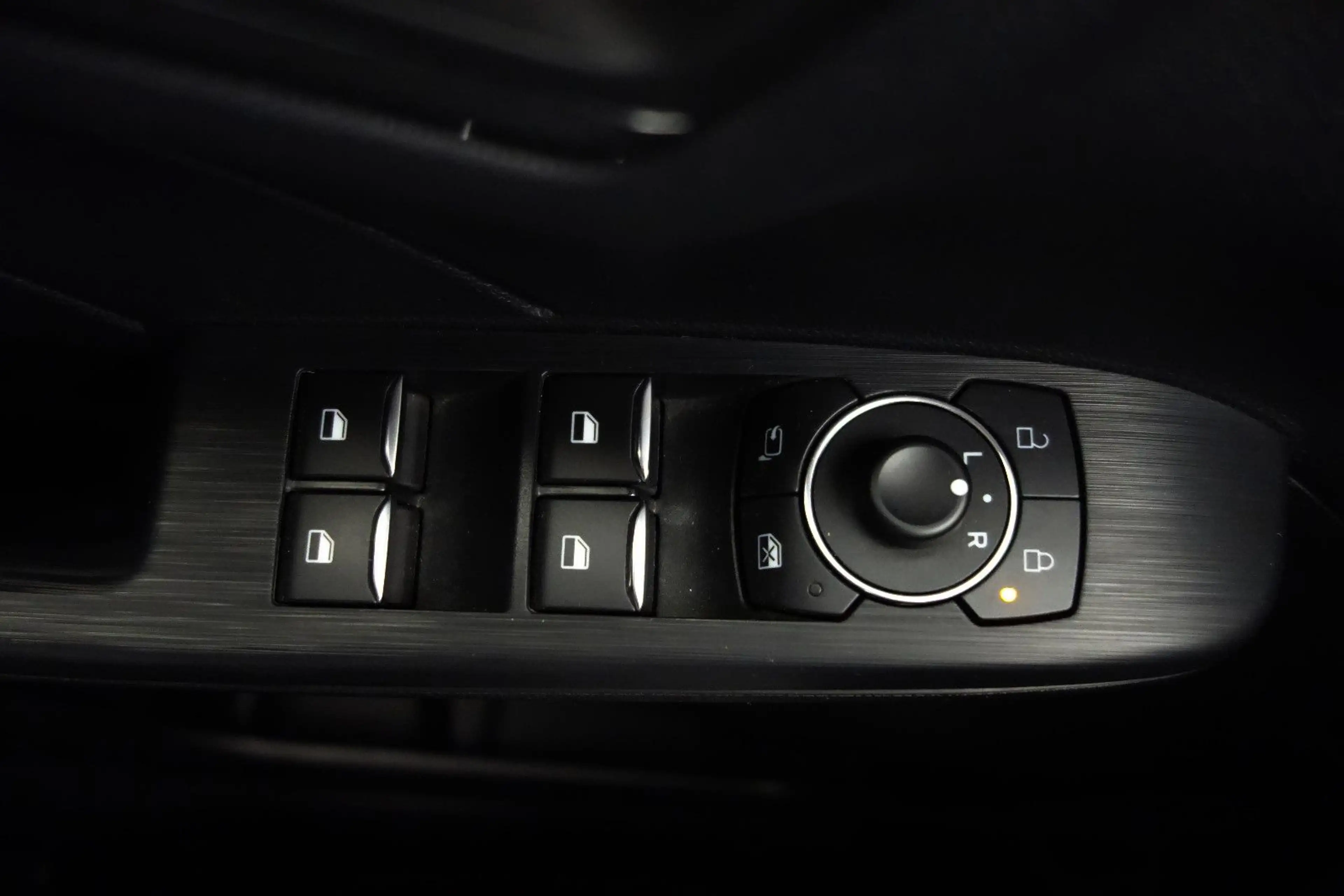 Ford Kuga Hybrid **ST-LINE X** RFKMRA+E-SITZE+HUD — photo 28