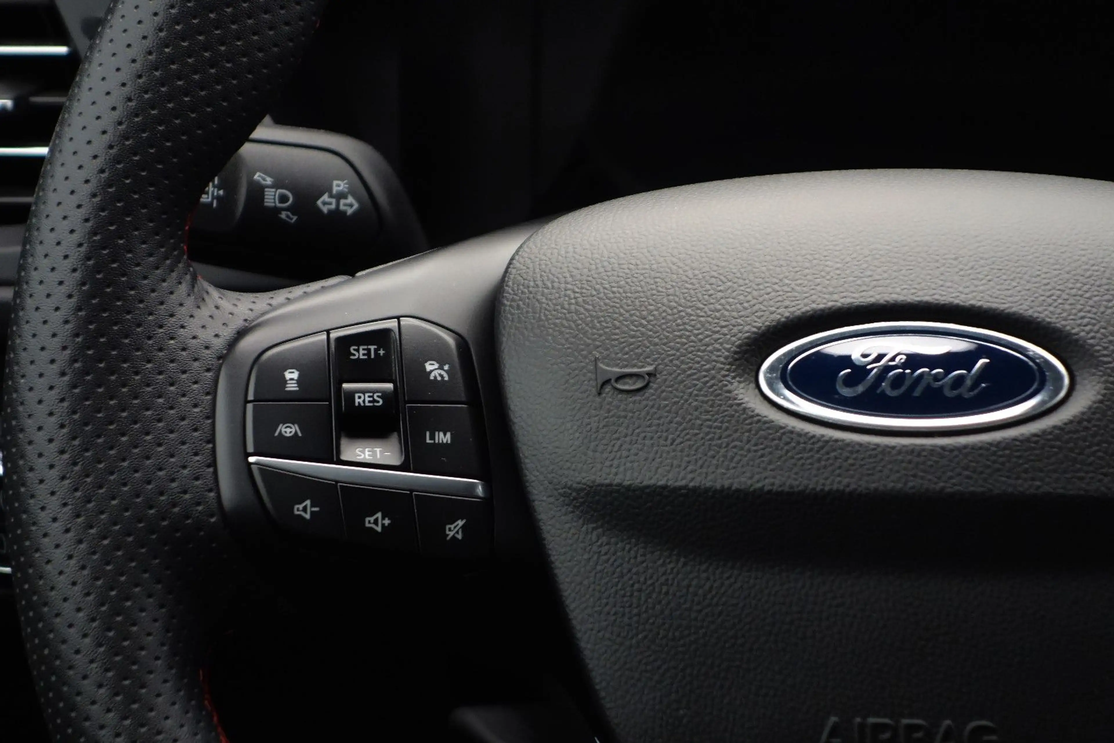 Ford Kuga Hybrid **ST-LINE X** RFKMRA+E-SITZE+HUD — photo 24