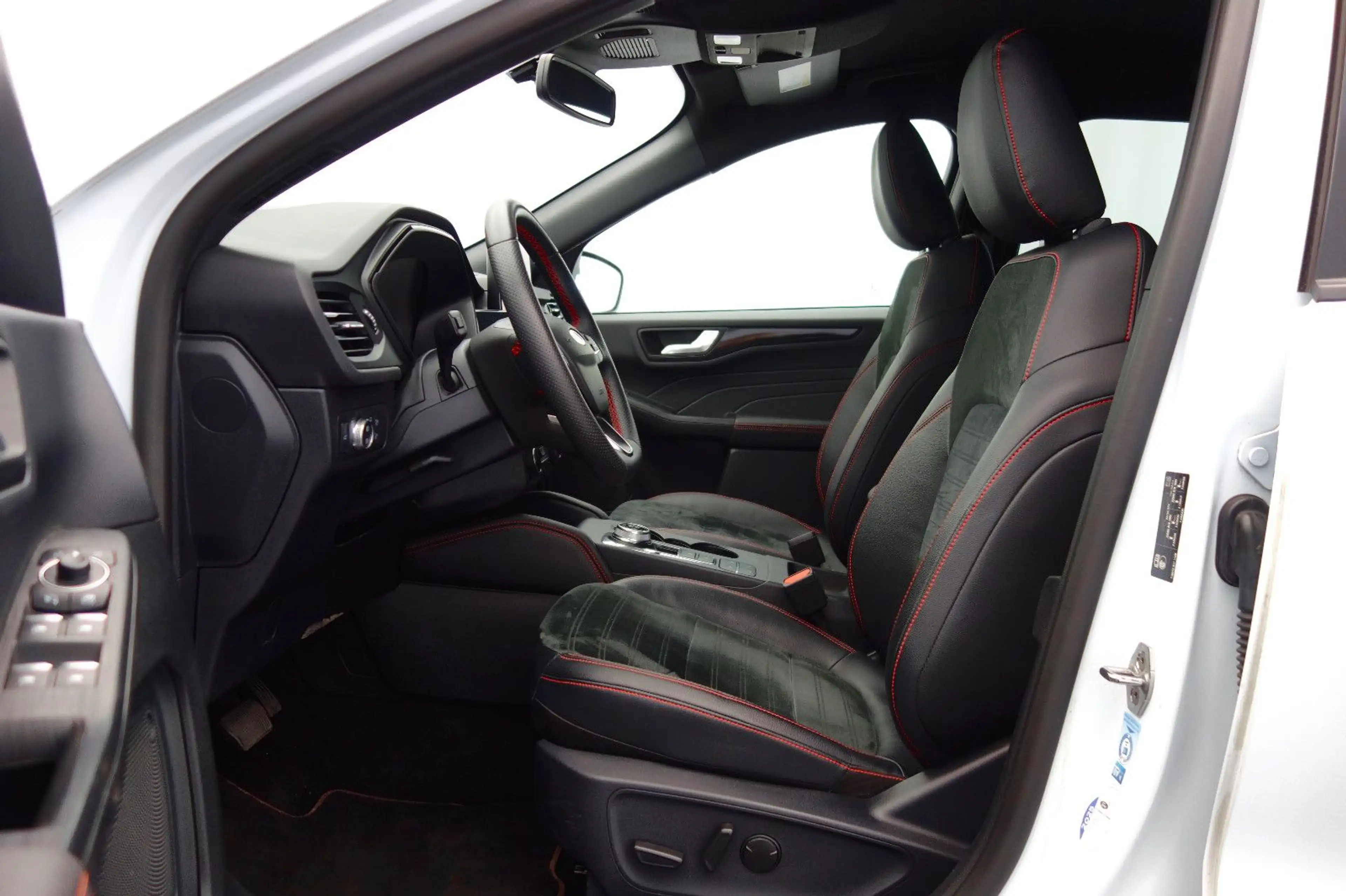 Ford Kuga Hybrid **ST-LINE X** RFKMRA+E-SITZE+HUD — photo 13