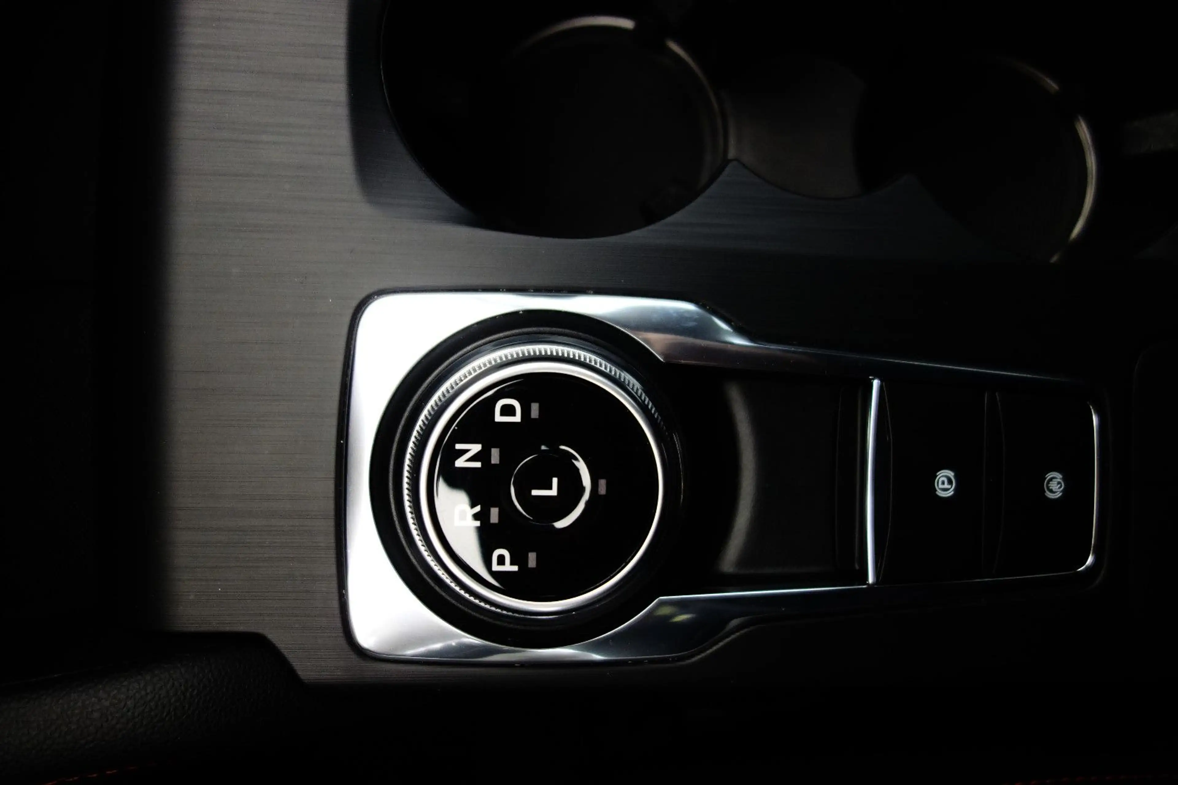 Ford Kuga Hybrid **ST-LINE X** RFKMRA+E-SITZE+HUD — photo 27