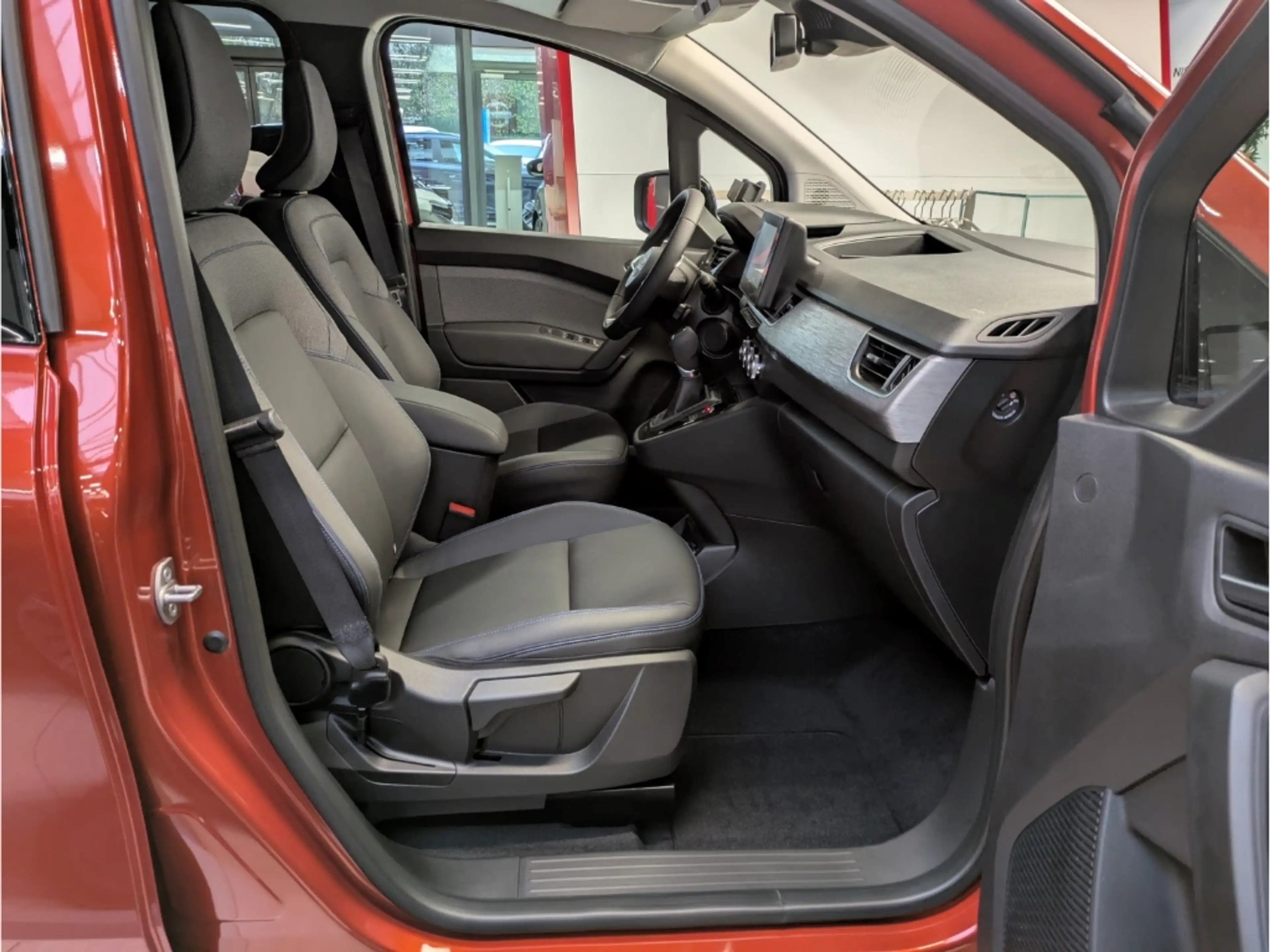 Nissan Townstar Kombi TEKNA L2 DIG-T 130PS AT 2,3t 7-Sitzer Navi D — photo 5