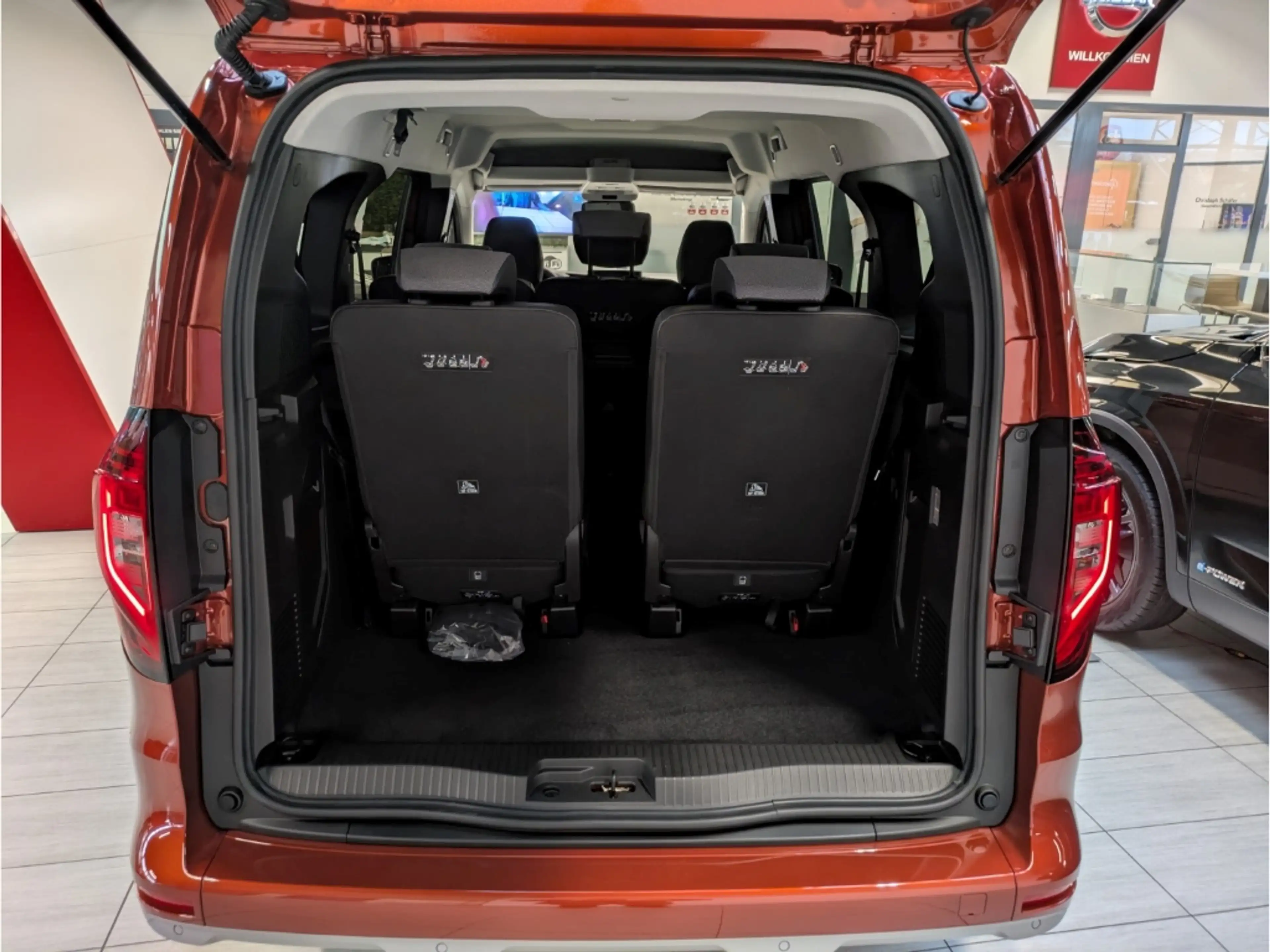 Nissan Townstar Kombi TEKNA L2 DIG-T 130PS AT 2,3t 7-Sitzer Navi D — photo 14