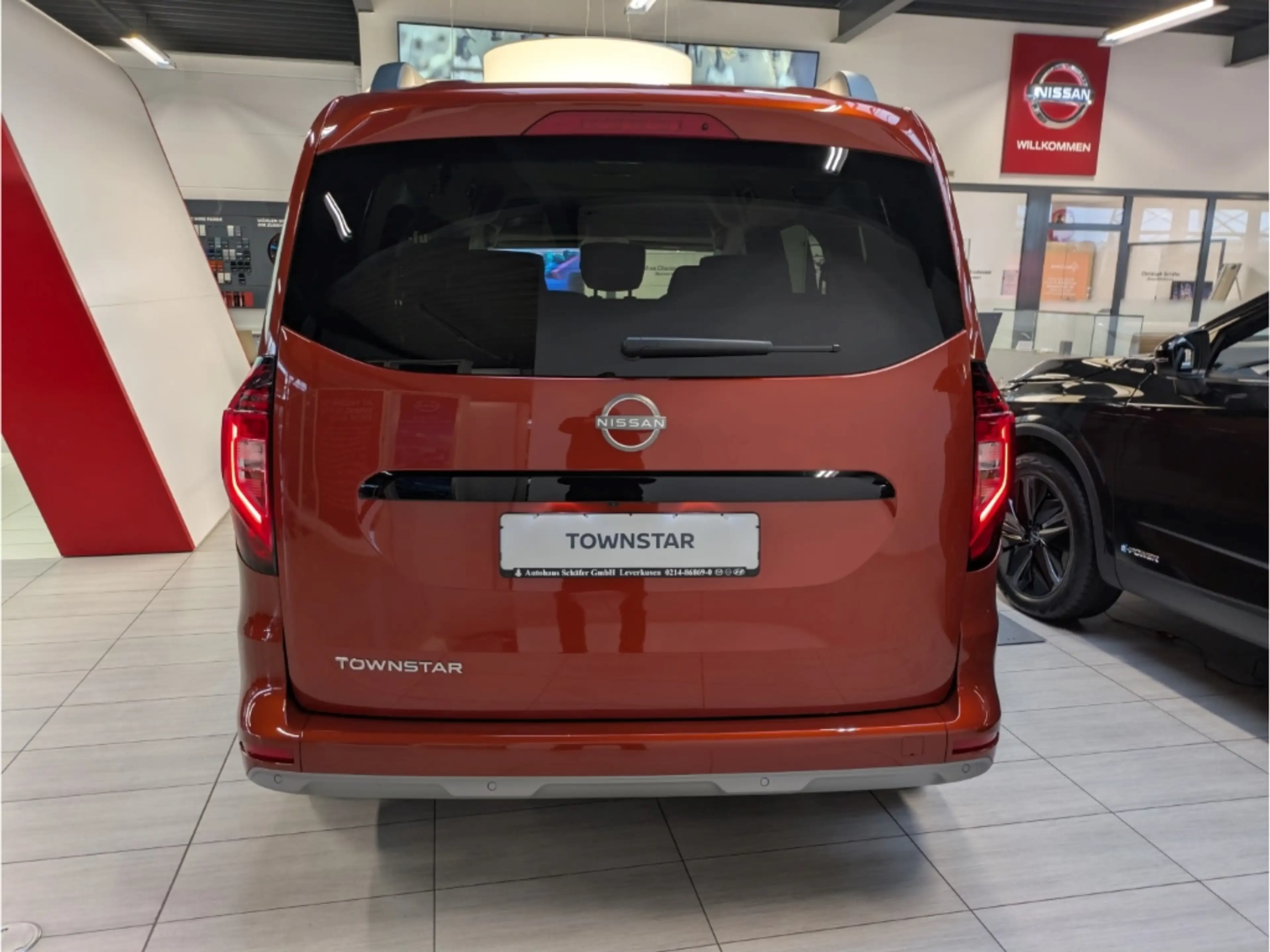 Nissan Townstar Kombi TEKNA L2 DIG-T 130PS AT 2,3t 7-Sitzer Navi D — photo 4