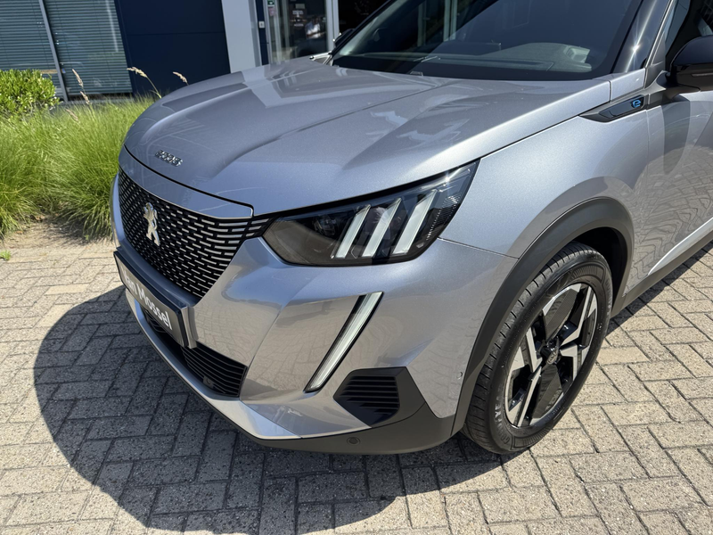 Peugeot e-2008 EV GT 50 kWh l Panoramisch Schuifdak l Massage — photo 9