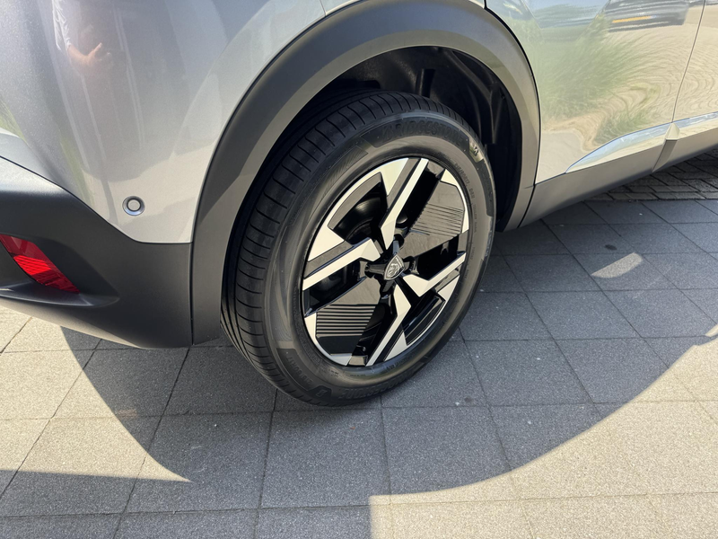 Peugeot e-2008 EV GT 50 kWh l Panoramisch Schuifdak l Massage — photo 14
