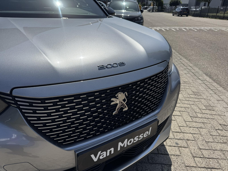 Peugeot e-2008 EV GT 50 kWh l Panoramisch Schuifdak l Massage — photo 8