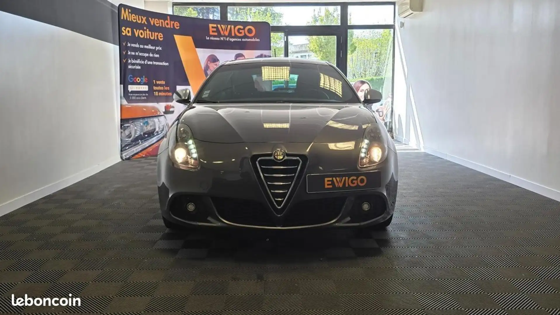 Alfa Romeo Giulietta 1.4 MULTIAIR 170ch DISTINCTIVE START-STOP Gris - 2