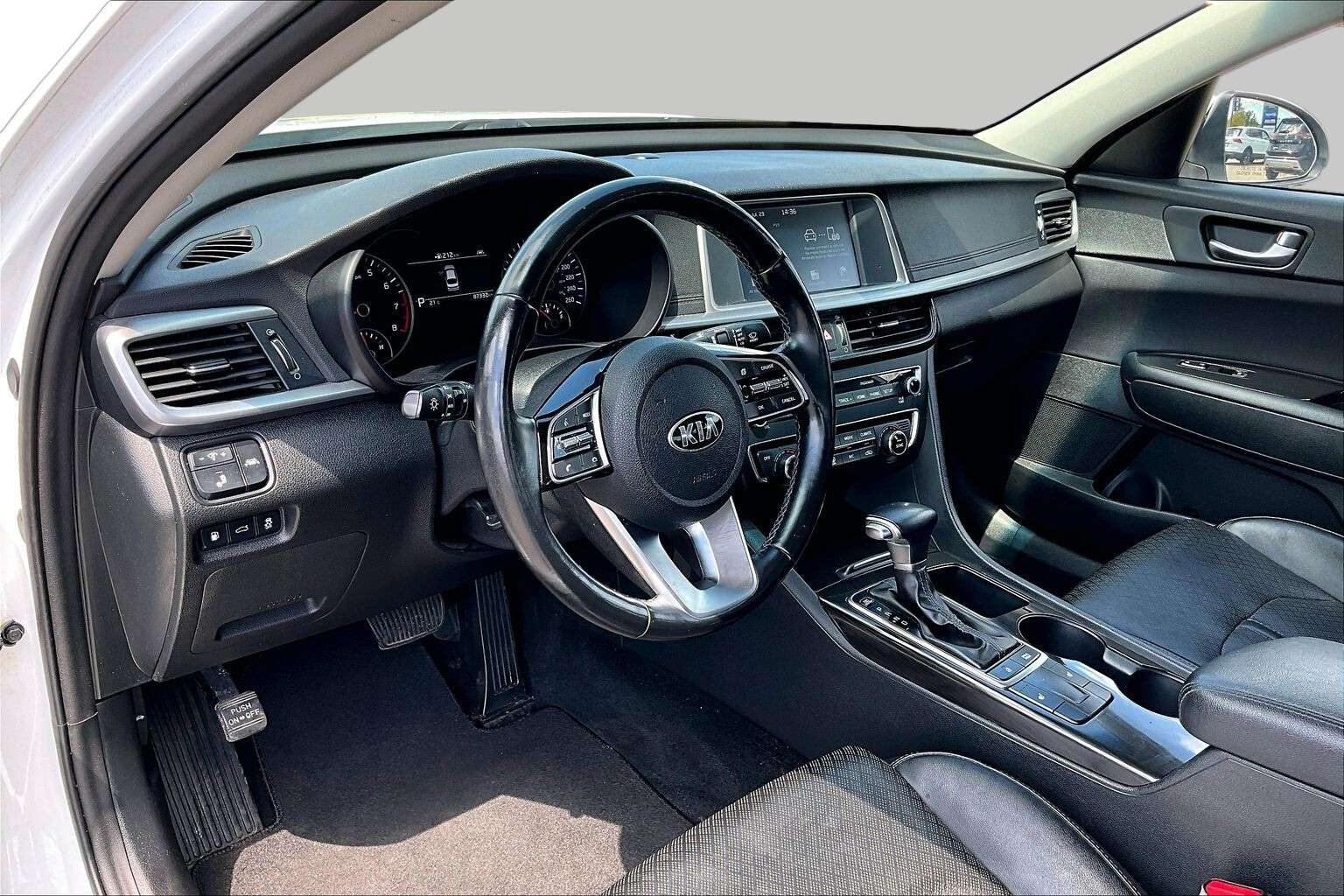 2020 Kia Optima EX — photo 1