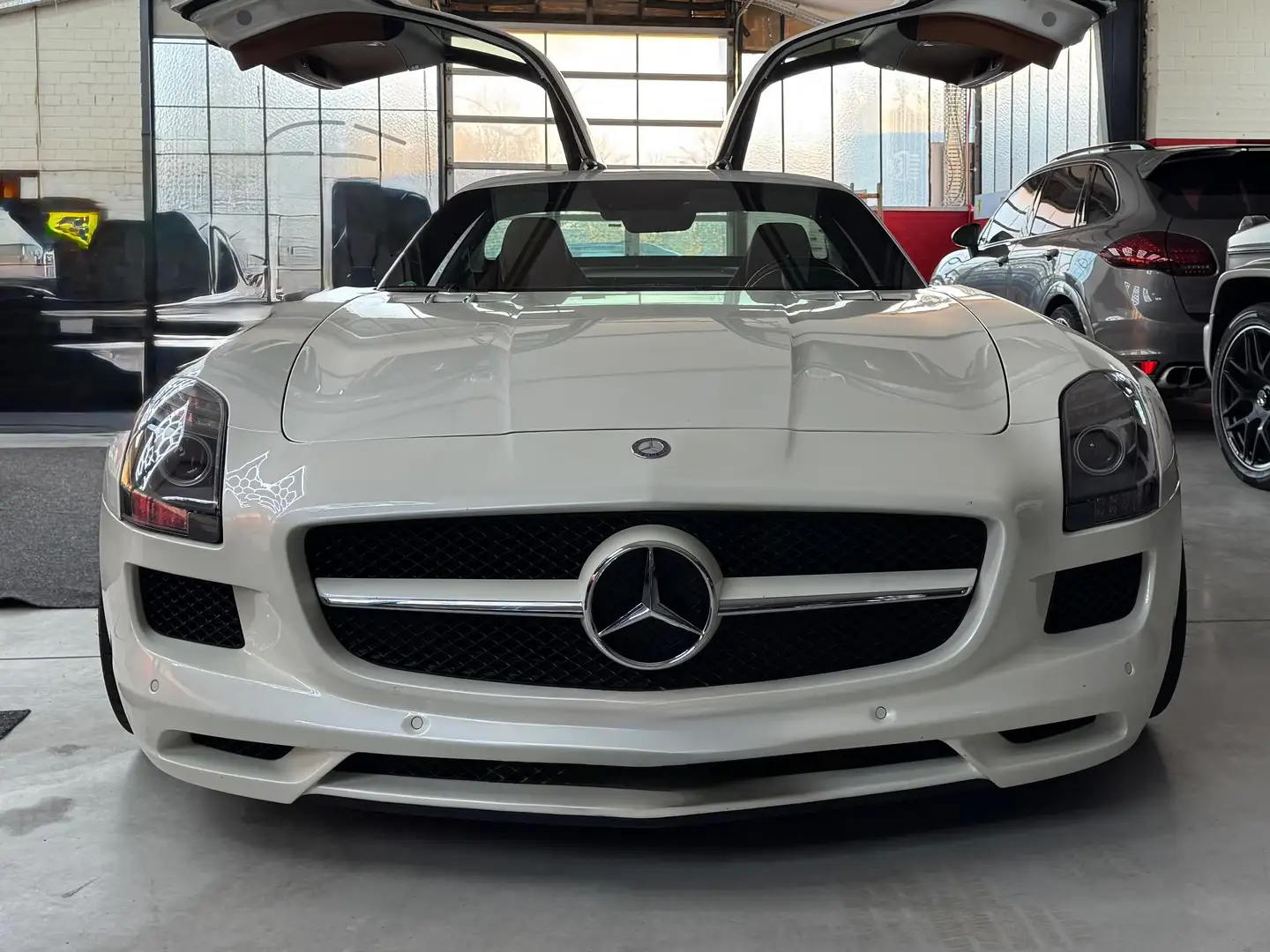 Mercedes-Benz SLS Weiß - 1