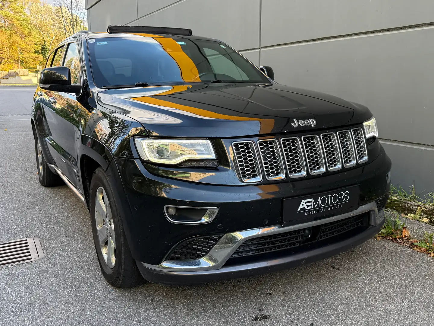 Jeep Grand Cherokee 3,0 V6 CRD*NAVI*PANO*LEDER*F1*SITZHZG*KREDIT* Schwarz - 2