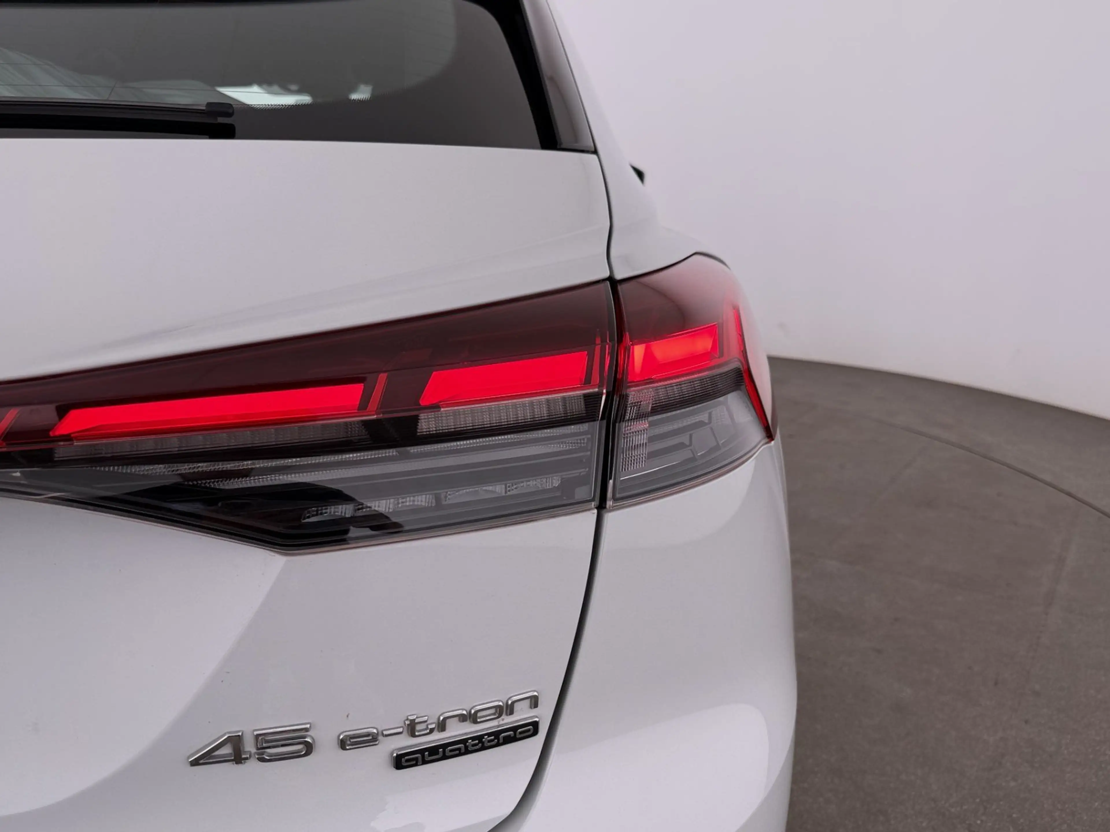 Audi Q4 e-tron 45 quattro 82kWh Aut MATRIX WÄRMEPUMPE — photo 11