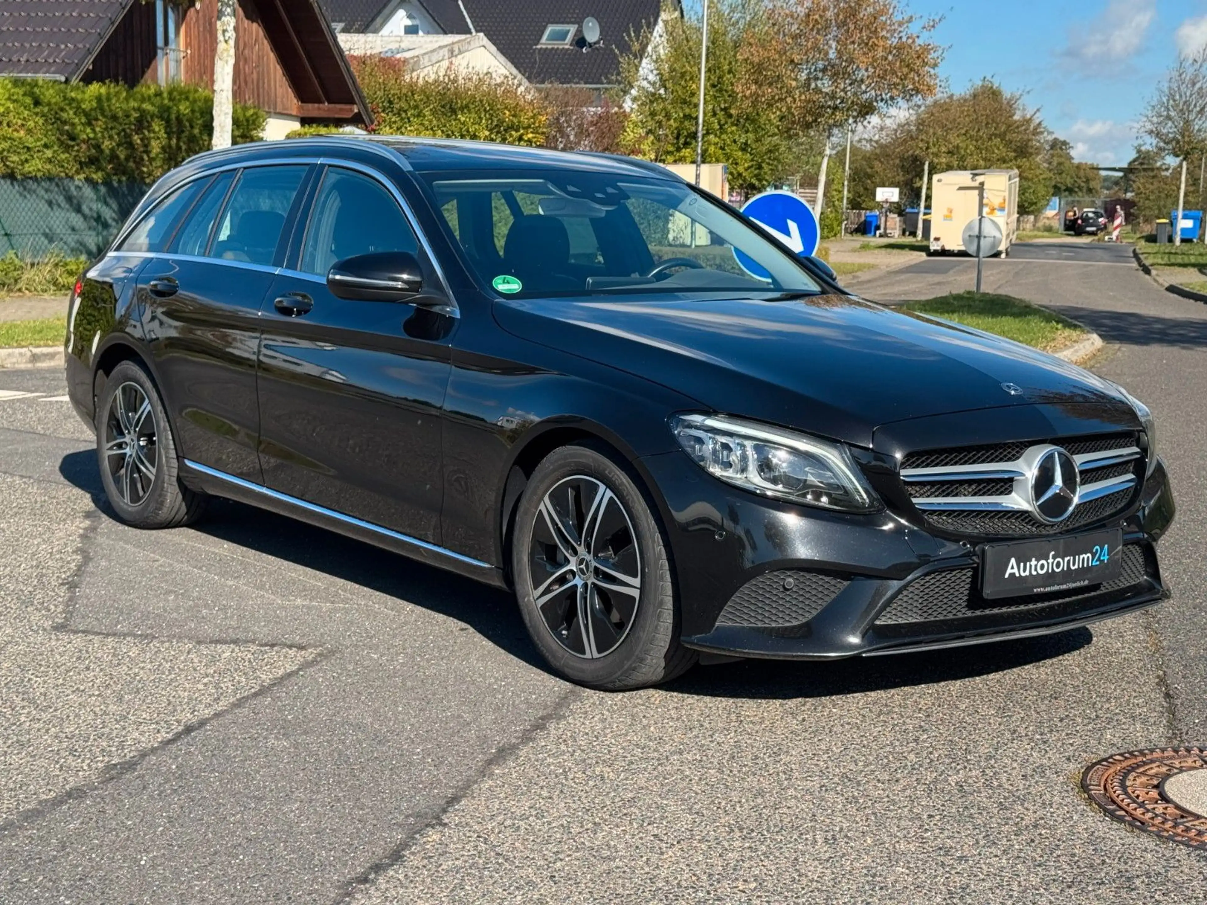 Mercedes-Benz C 220 d T-Modell *Garantie*Autom.*Navi*Pano*AHK* — photo 7
