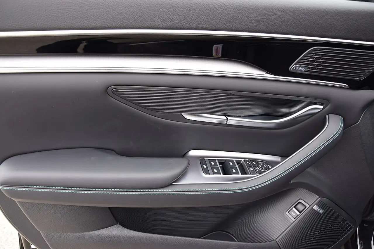 BYD SEAL U