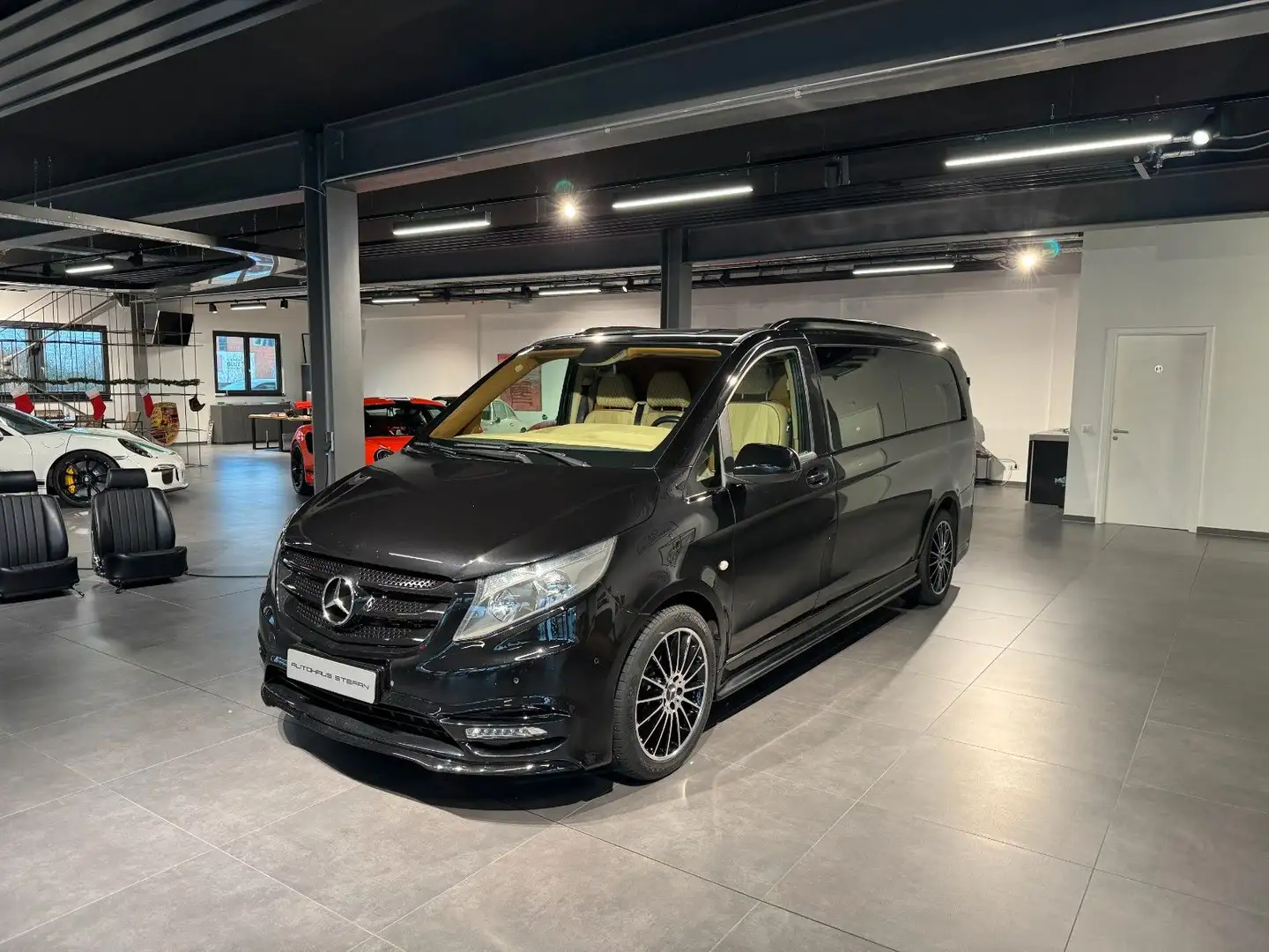 Mercedes-Benz Vito V Klasse VIP Shuttle Чорний - 1