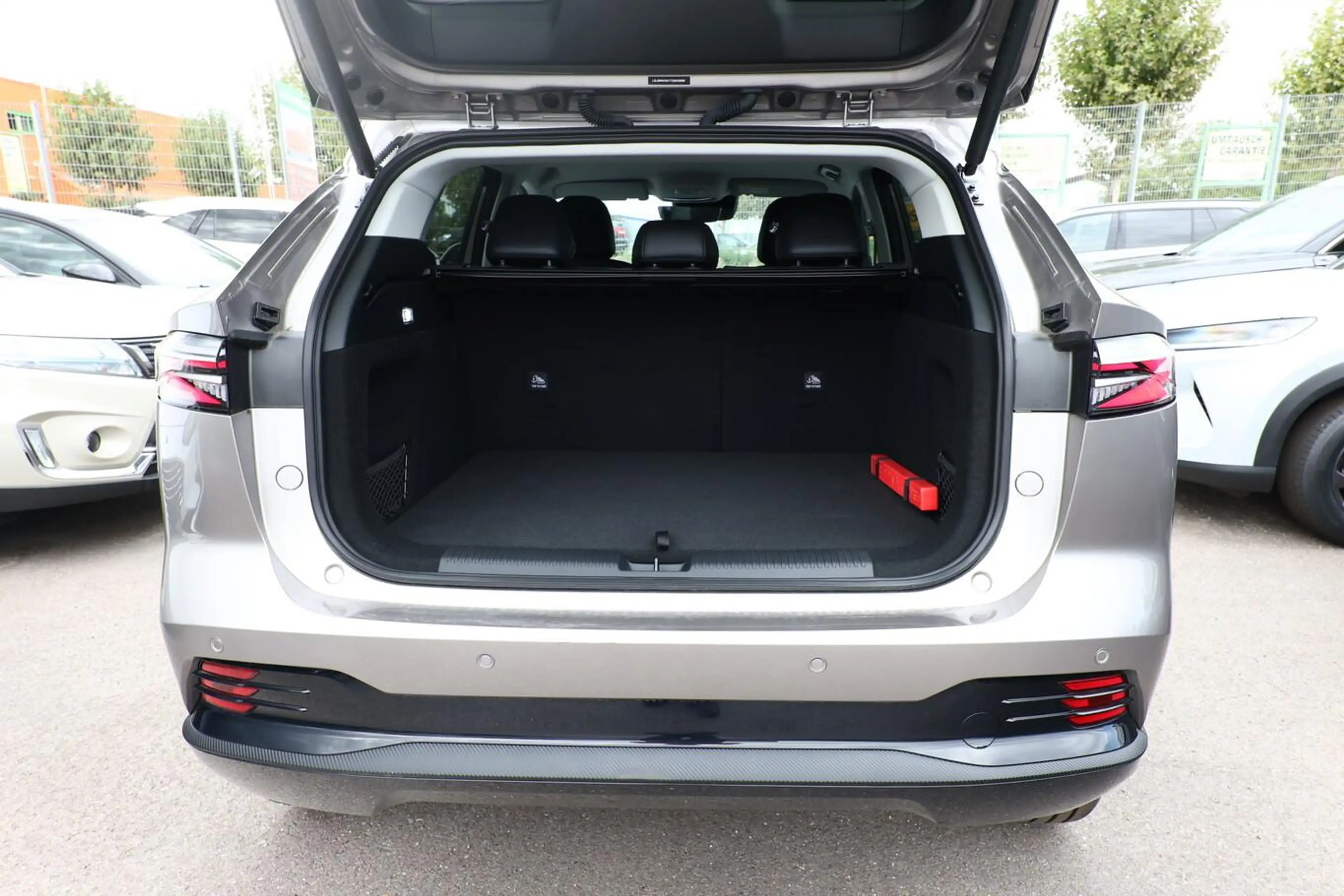 MG HS Luxury HEV+ ACC 360Kam SHZ eHK TotW KeyL 19Z 16... — photo 11