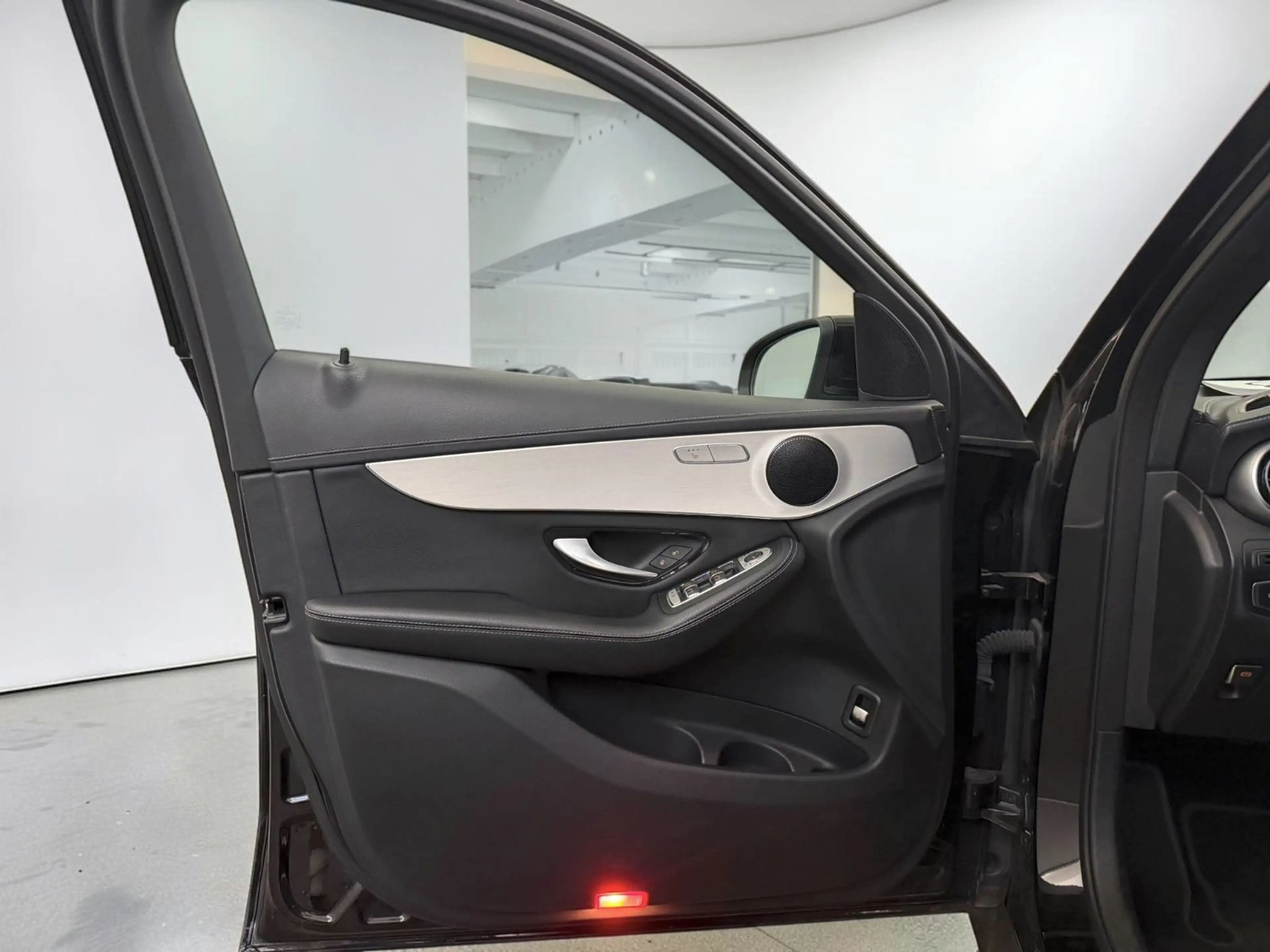Mercedes-Benz GLC 220 d 4M TRITTBRETT*WIDE*AHK*LED*CARPLAY*TOP — photo 11