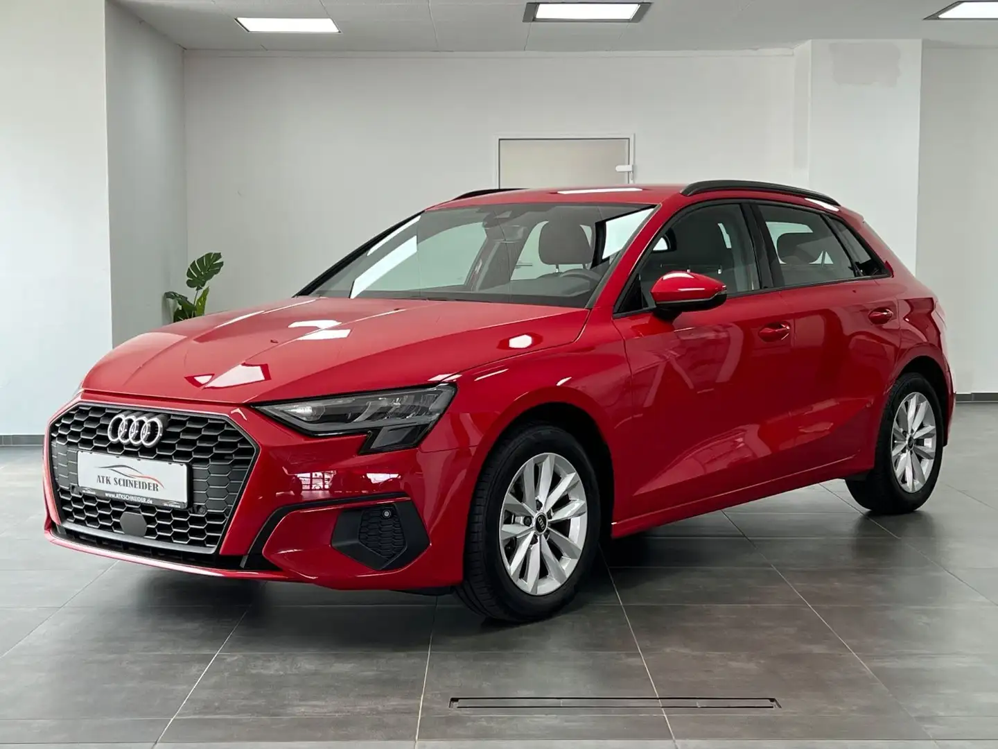 Audi A3 Sportback 35 TFSI basis/NAV/KAM/LED/ACC/DAB Rot - 2