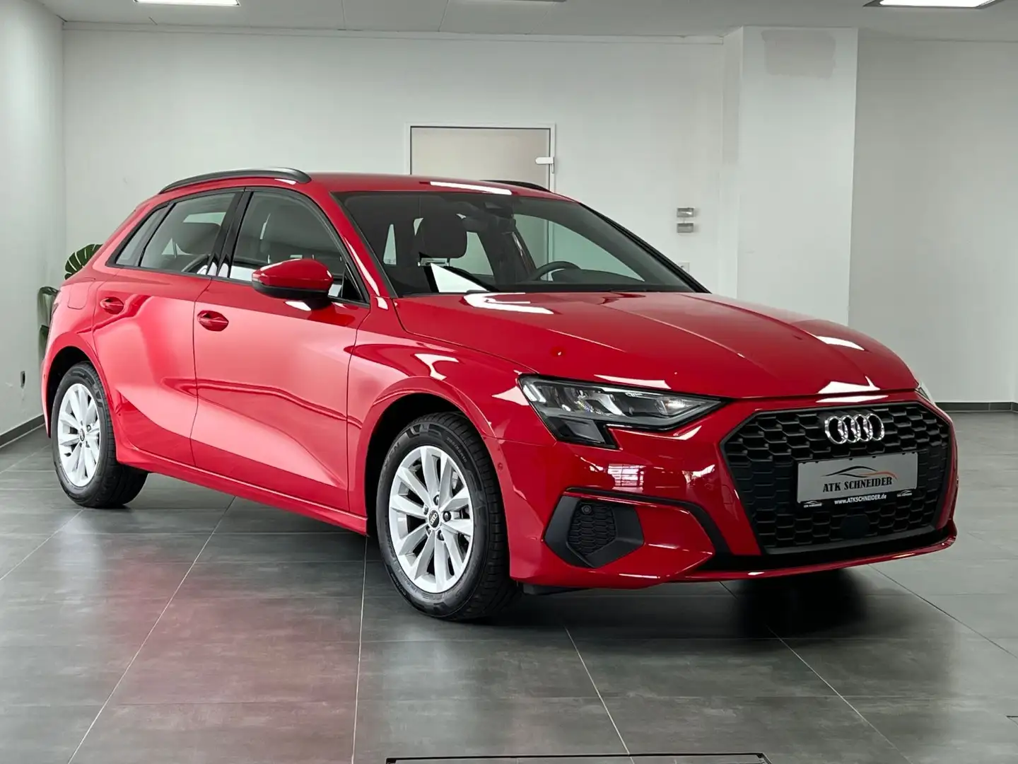 Audi A3 Sportback 35 TFSI basis/NAV/KAM/LED/ACC/DAB Rot - 1