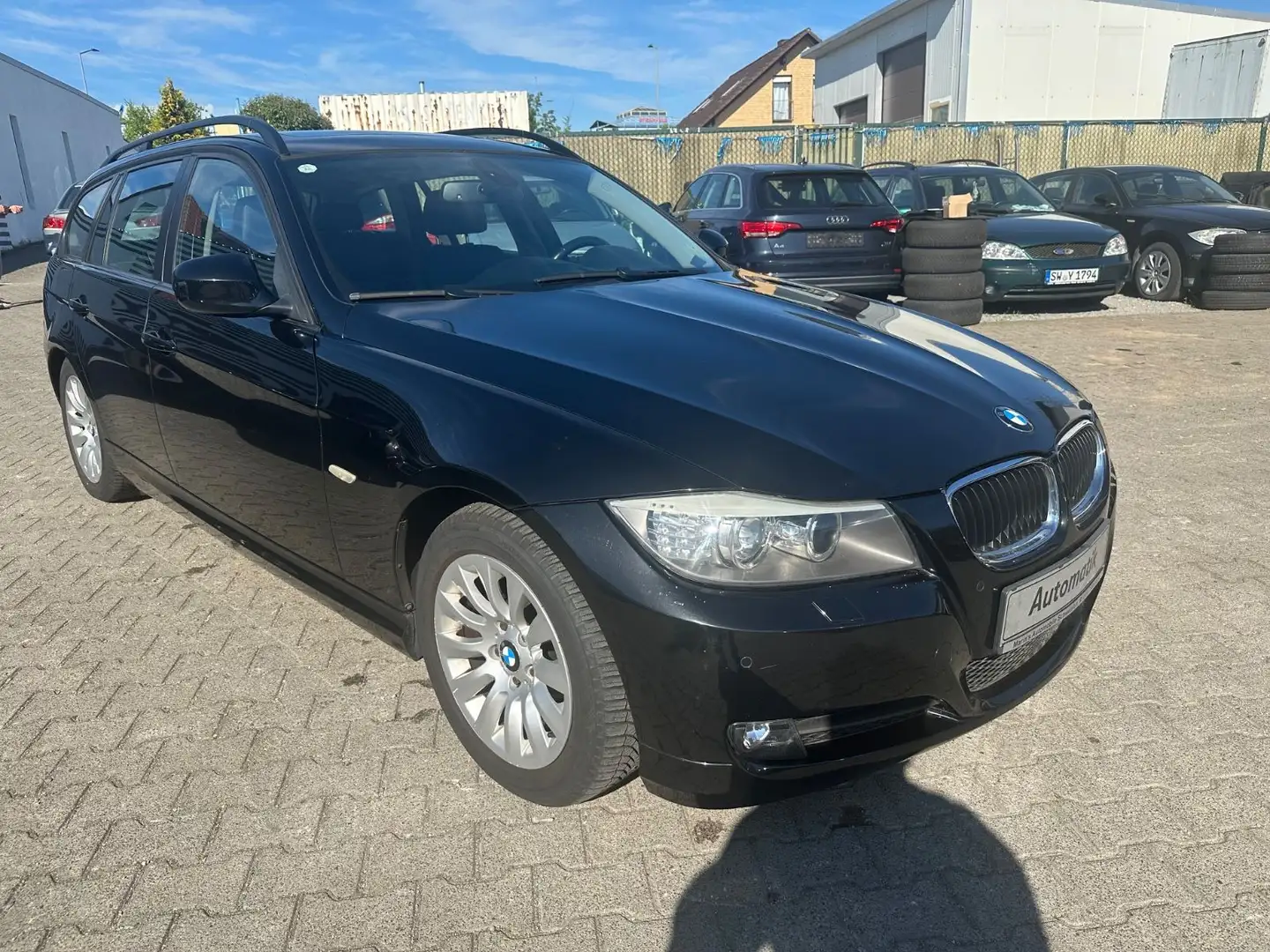 BMW 320 Touring 320i/Automatik/TüvNEU/Navi/PanoramaDach Noir - 1