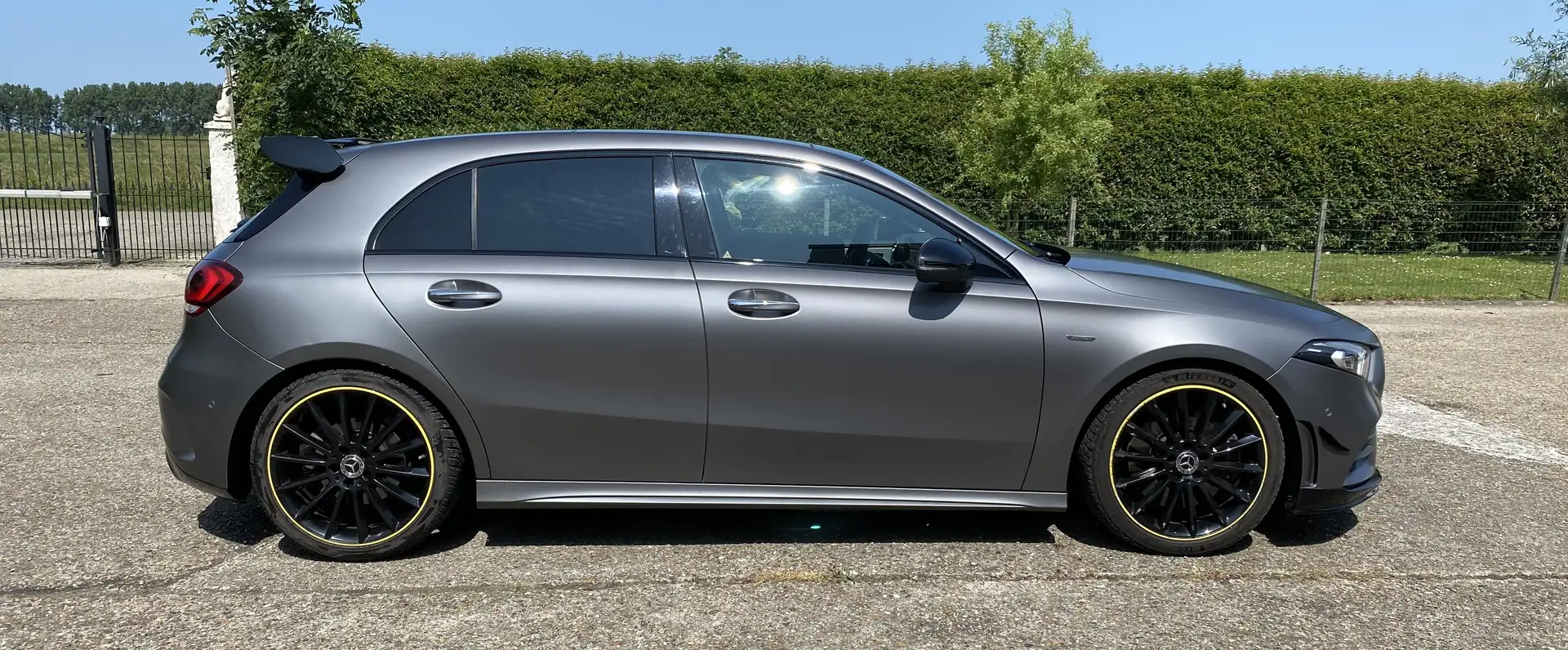 Mercedes-Benz A 250 7G-DCT Edition 1 Grijs - 1