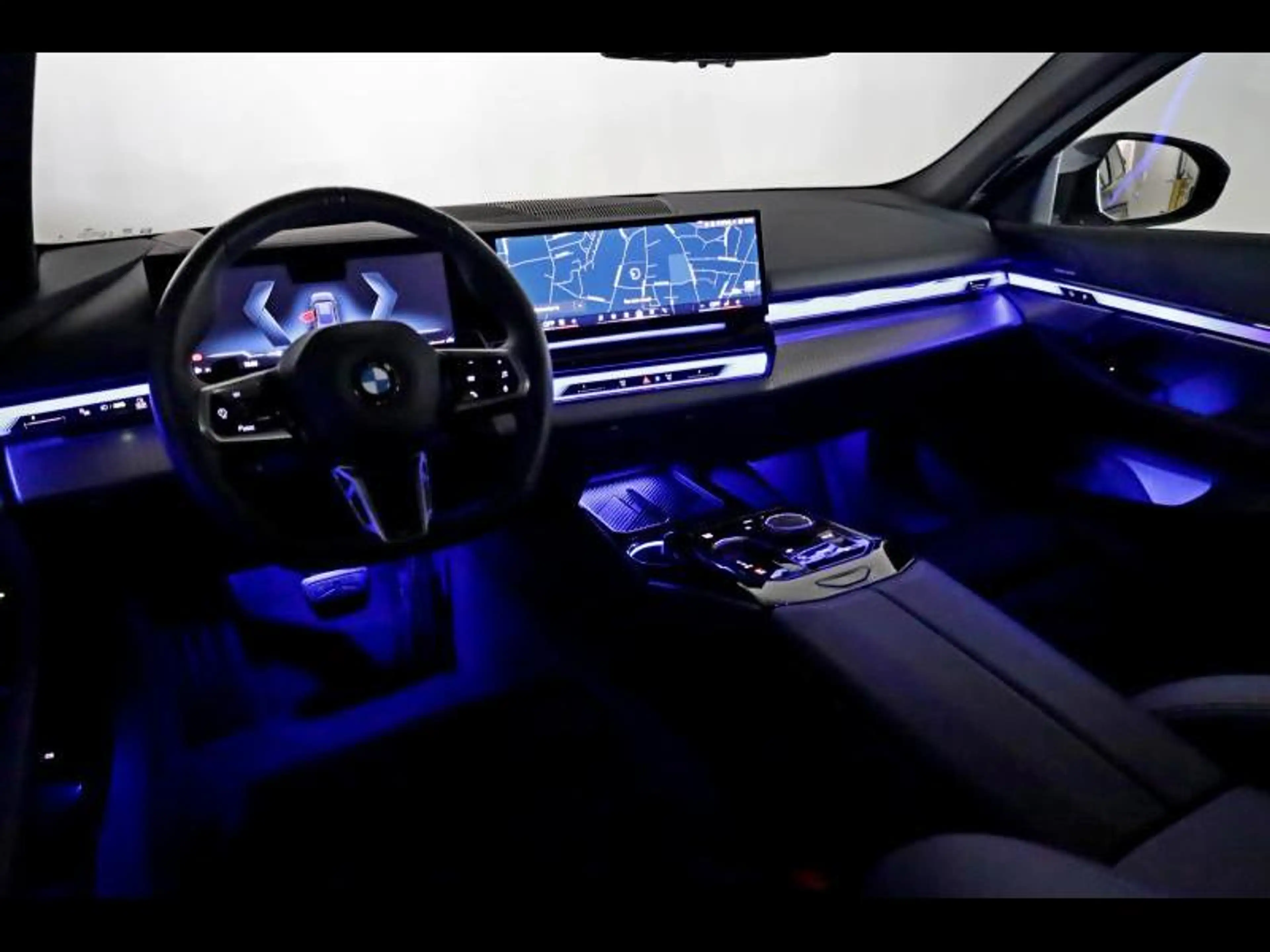 BMW 520 d Touring Kit M Sport — photo 12