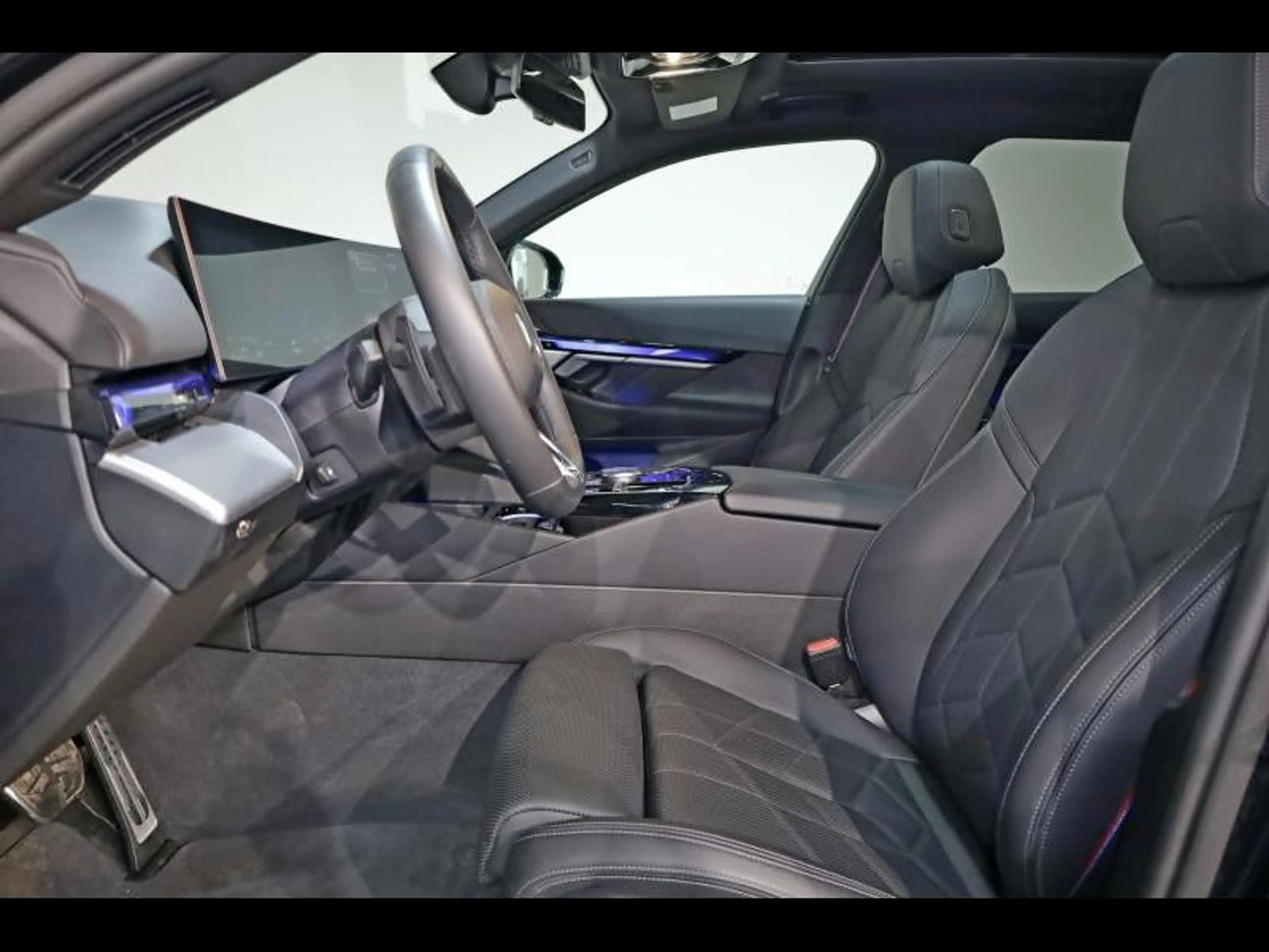 BMW 520 d Touring Kit M Sport — photo 9