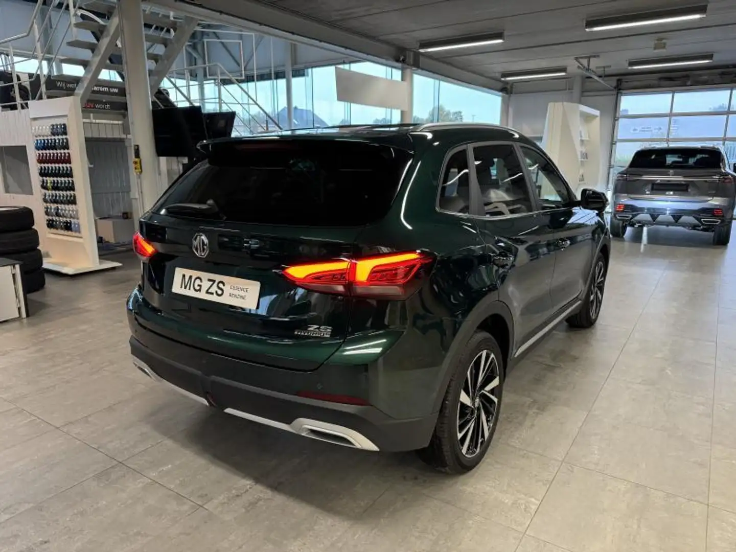 MG ZS 1.5 Hybrid+ Luxury | NEW MODEL | FULL OPTION! Vert - 2
